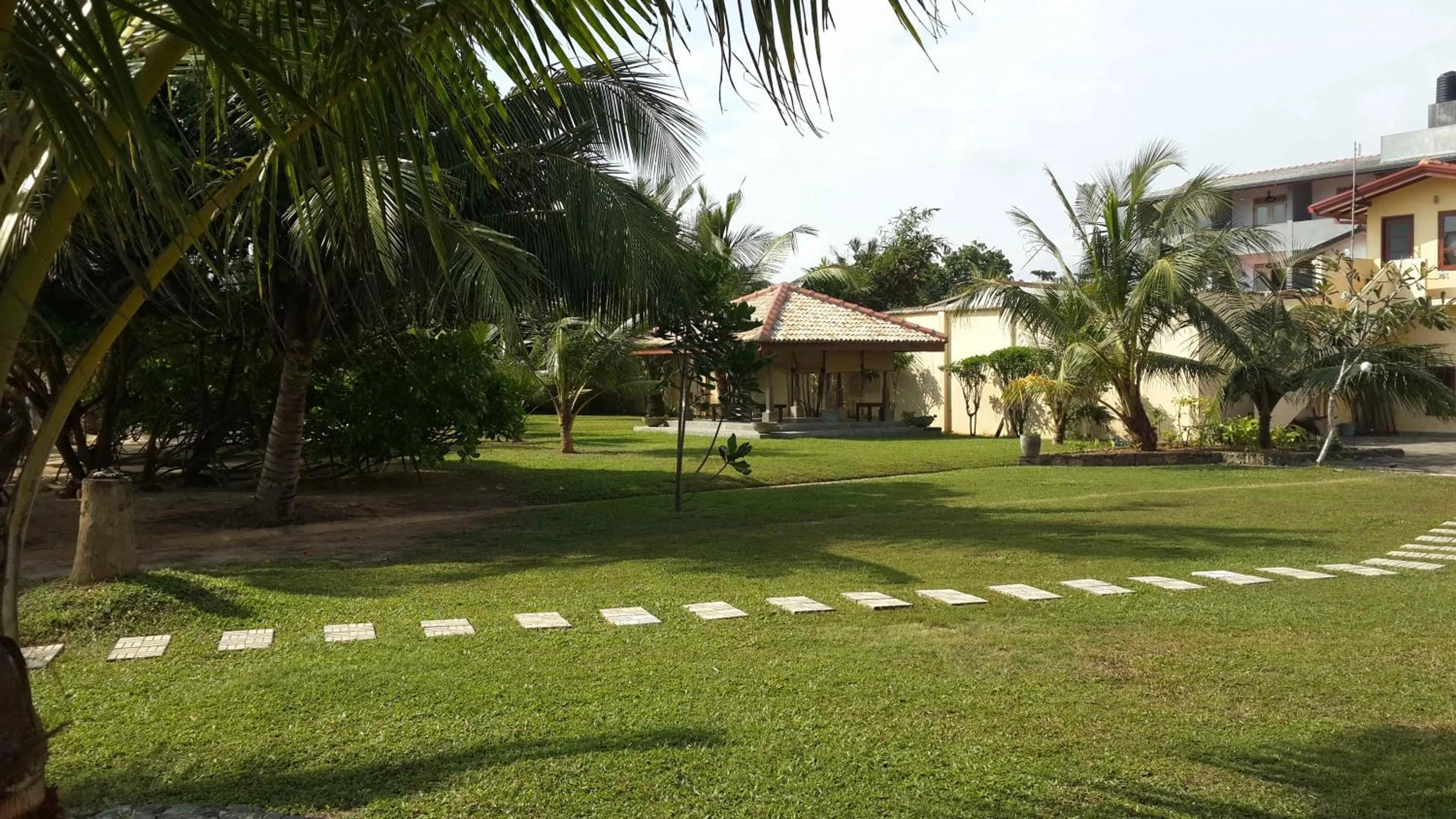 Garden in IMAGINE Villa Hotel