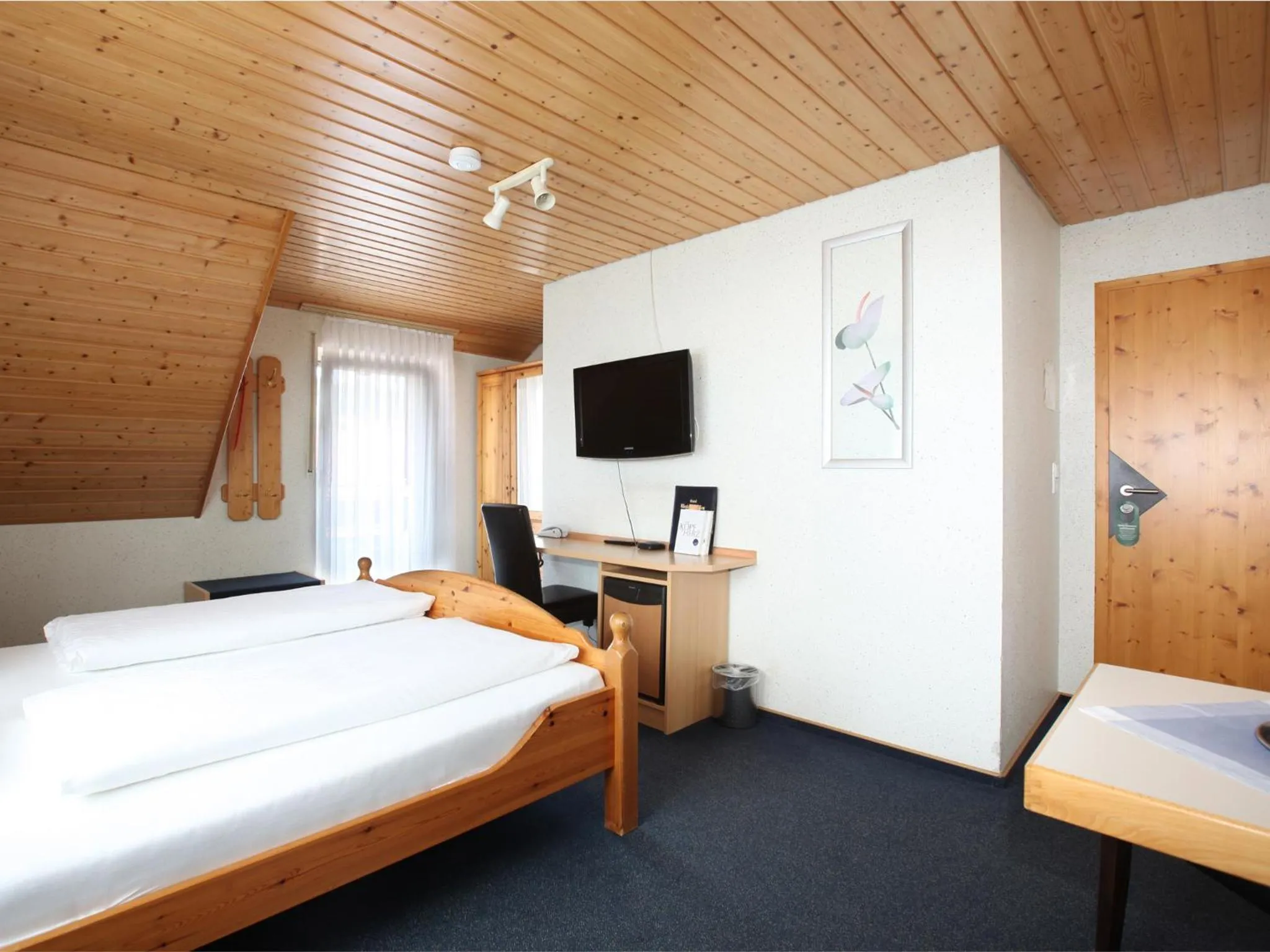 Photo of the whole room, Bed in Hotel Klosterbräustuben