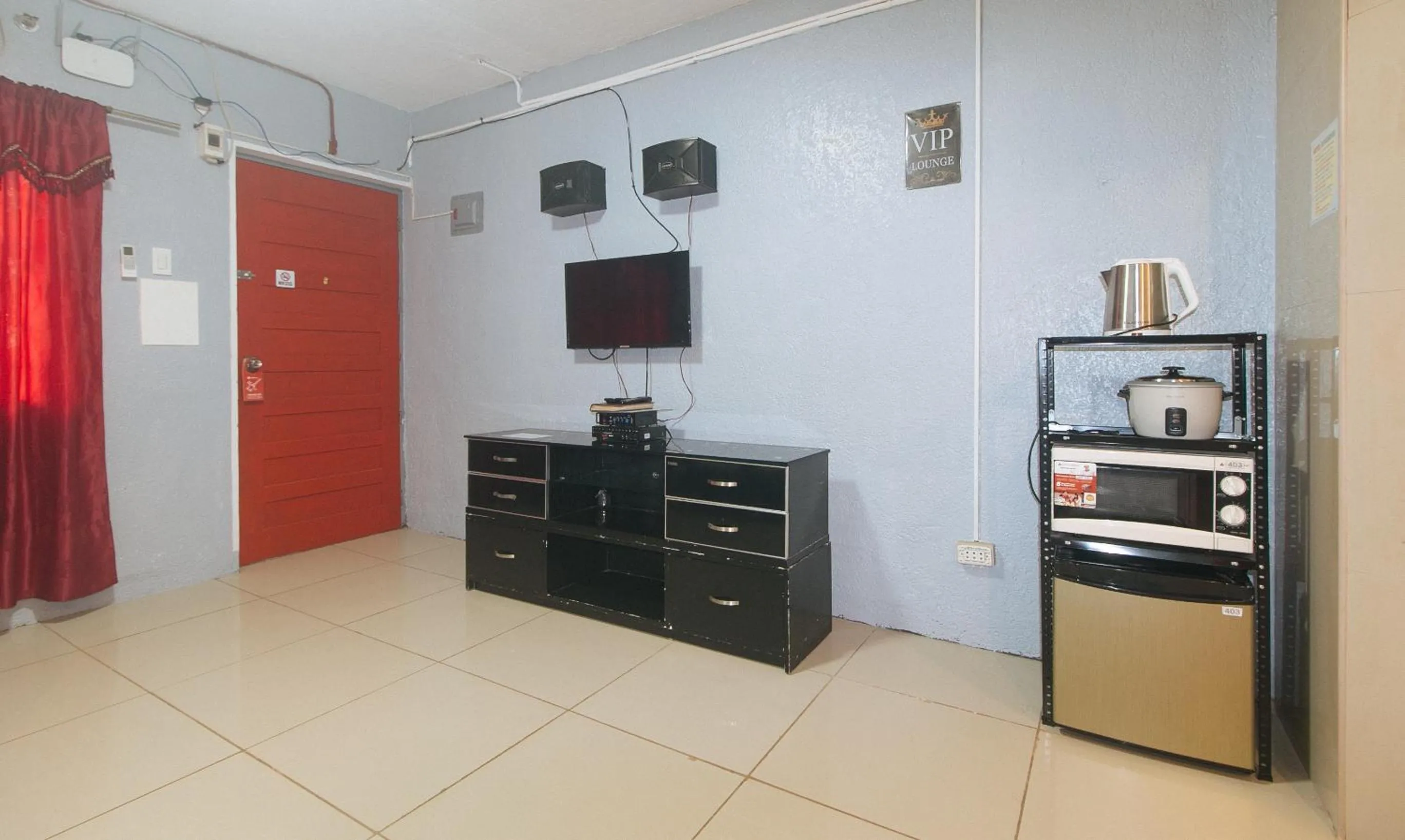TV and multimedia in RedDoorz Plus near Tambo Paranaque
