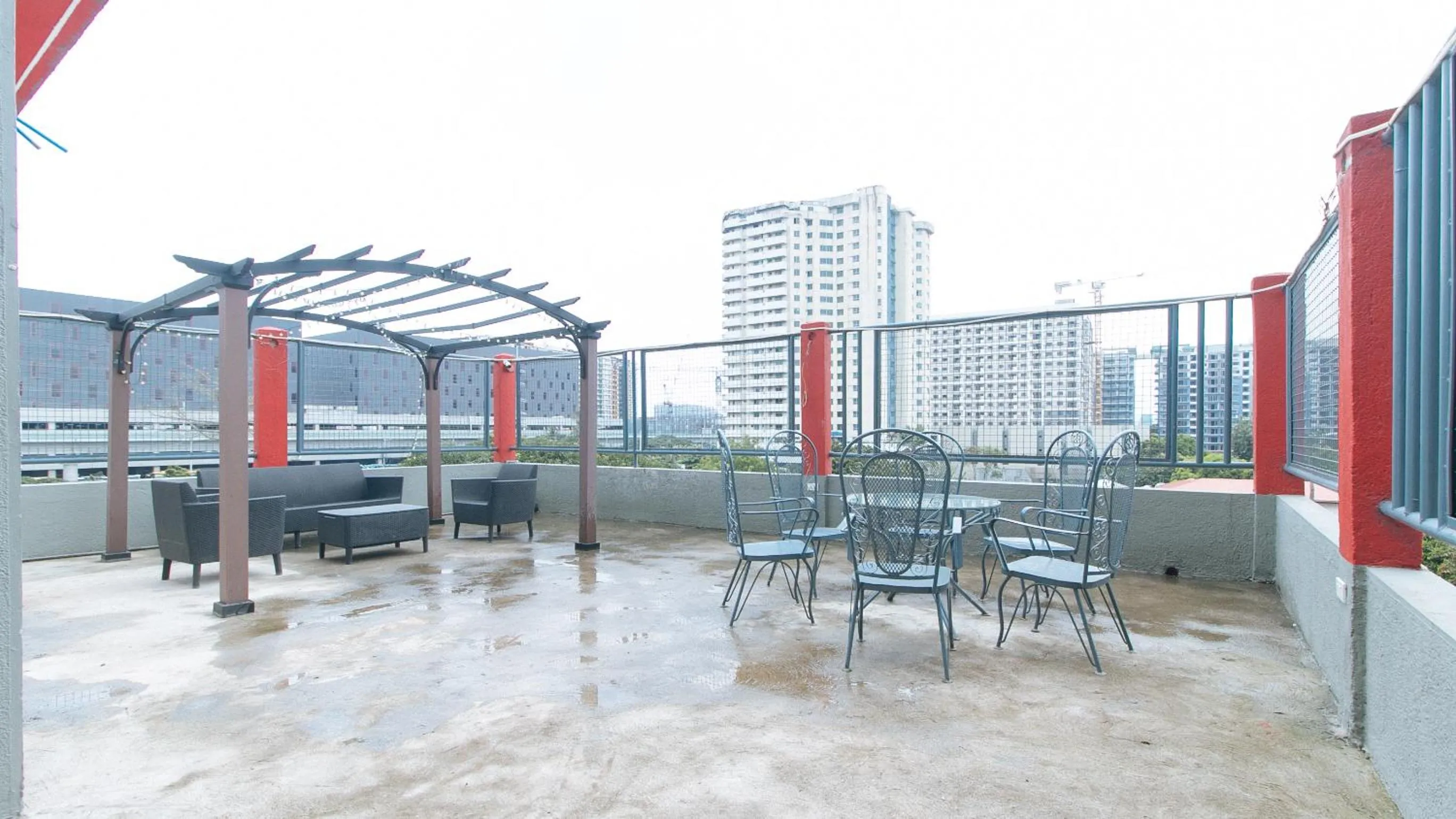 Property building in RedDoorz Plus near Tambo Paranaque