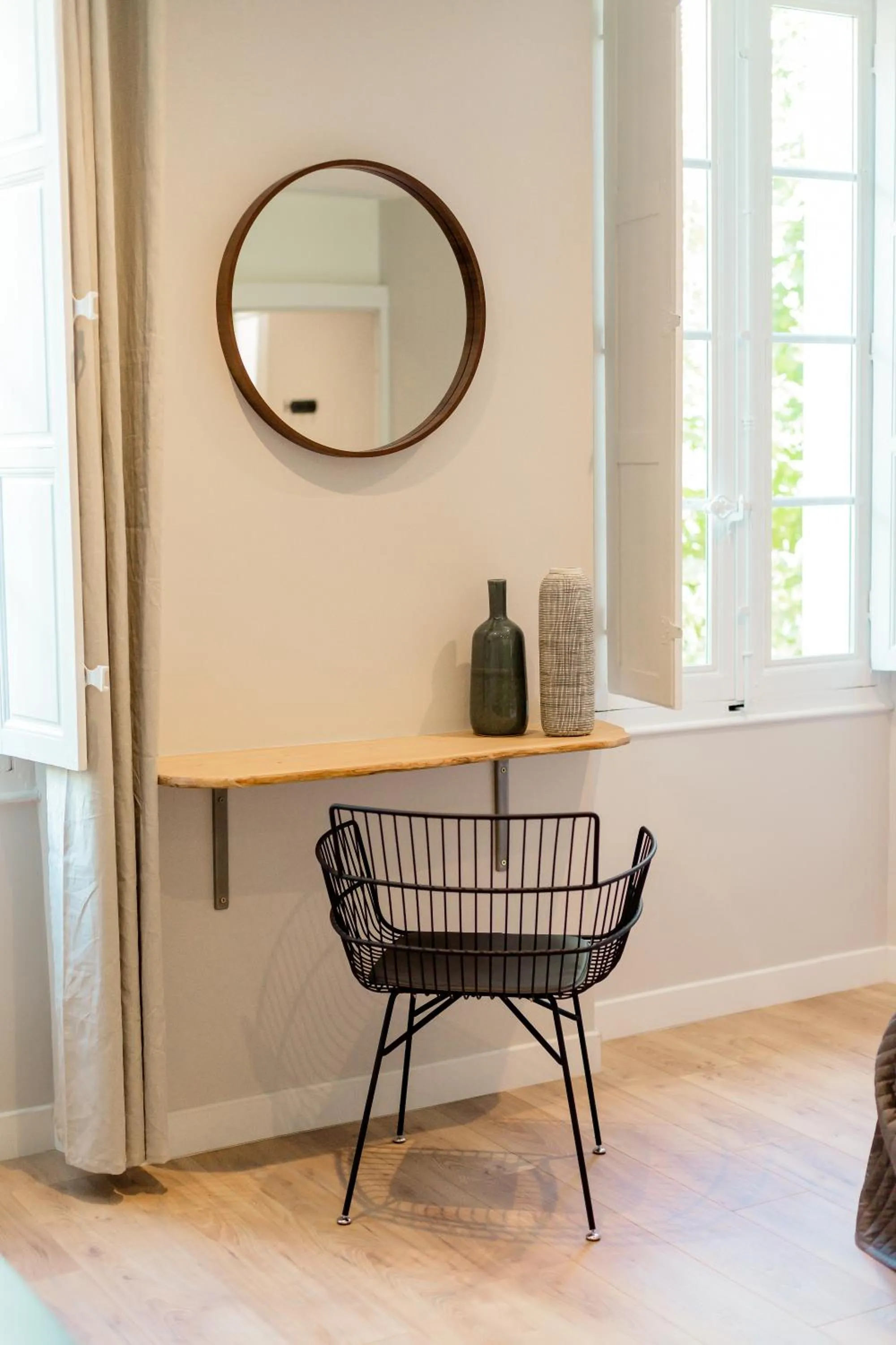 Decorative detail in UNE HISTOIRE DE FAMILLE