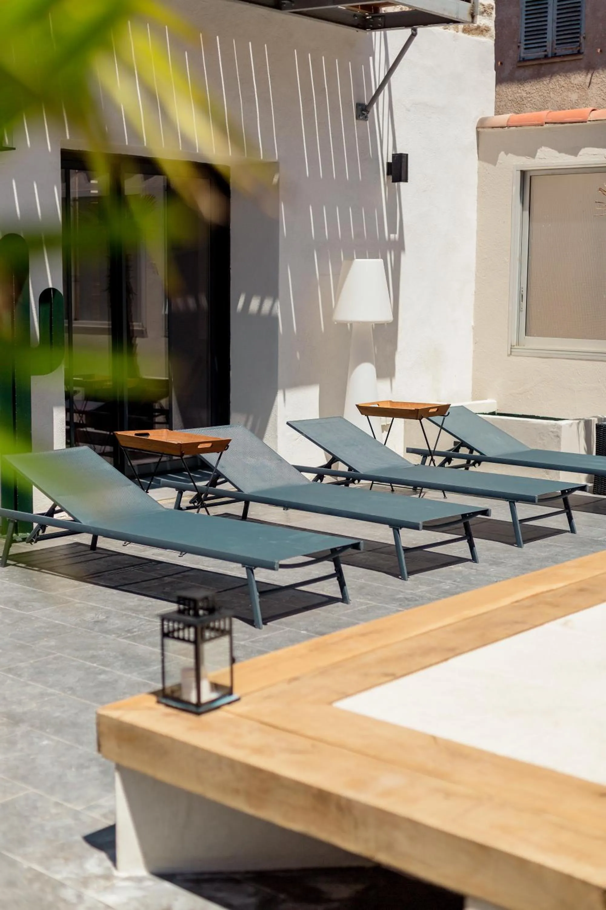 Patio in UNE HISTOIRE DE FAMILLE