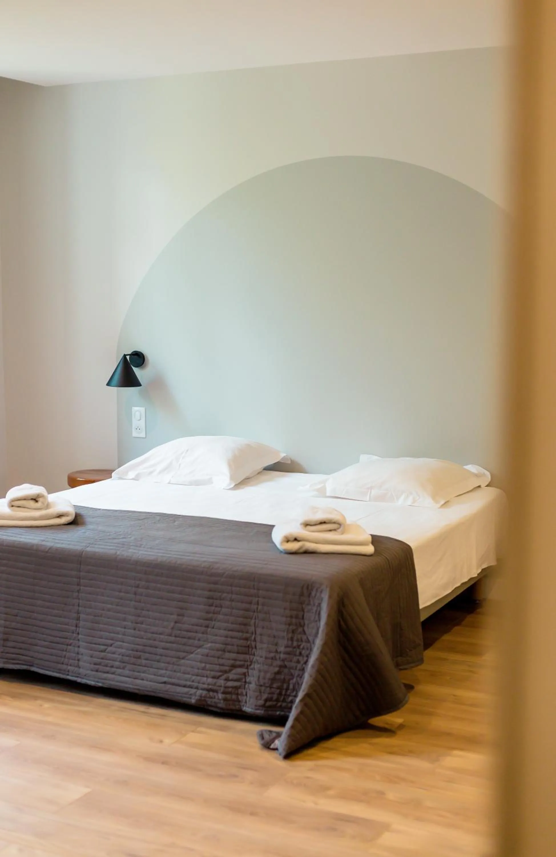 Bed in UNE HISTOIRE DE FAMILLE