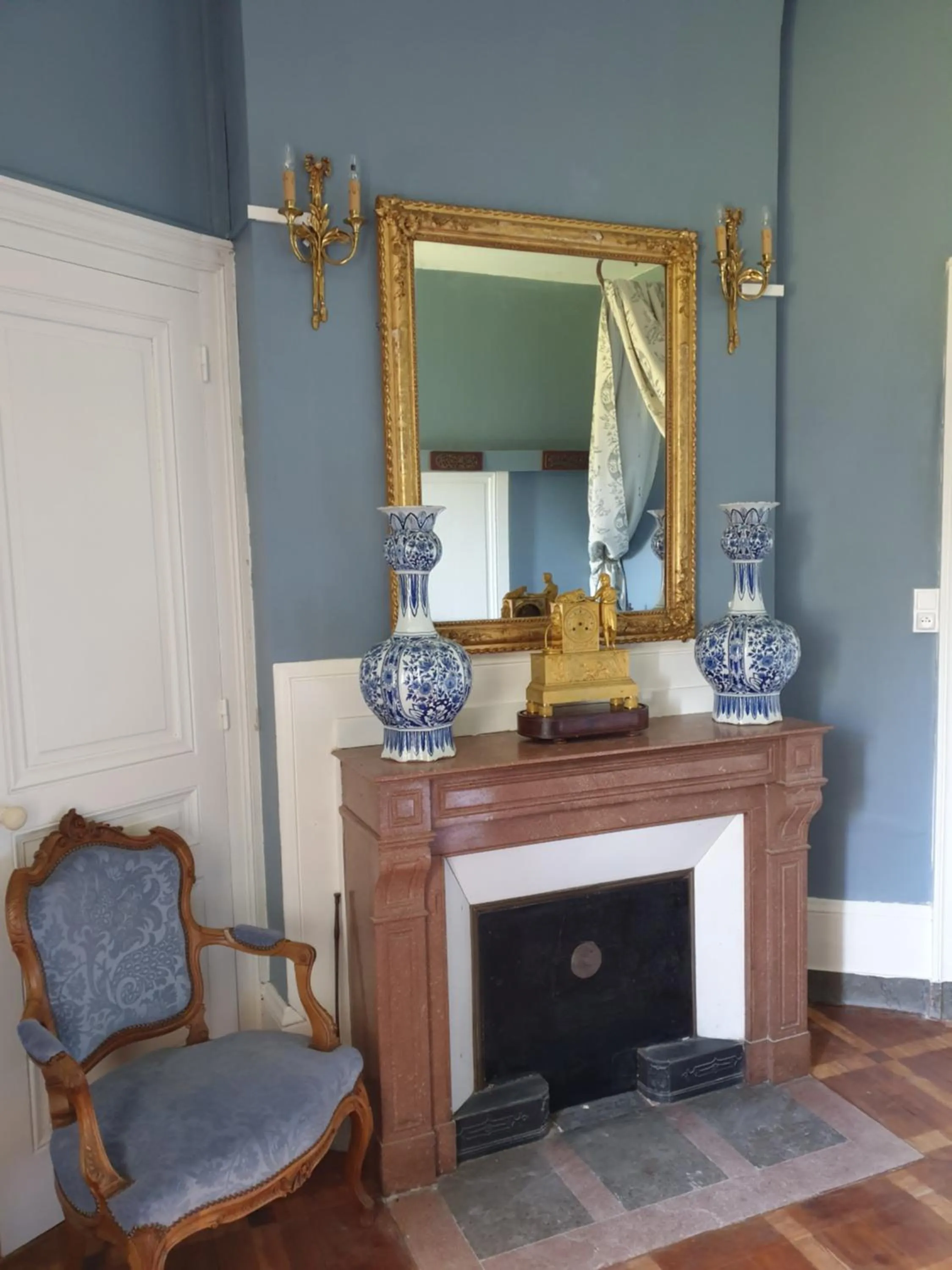 Seating area in Château de Saint Bonnet les Oules