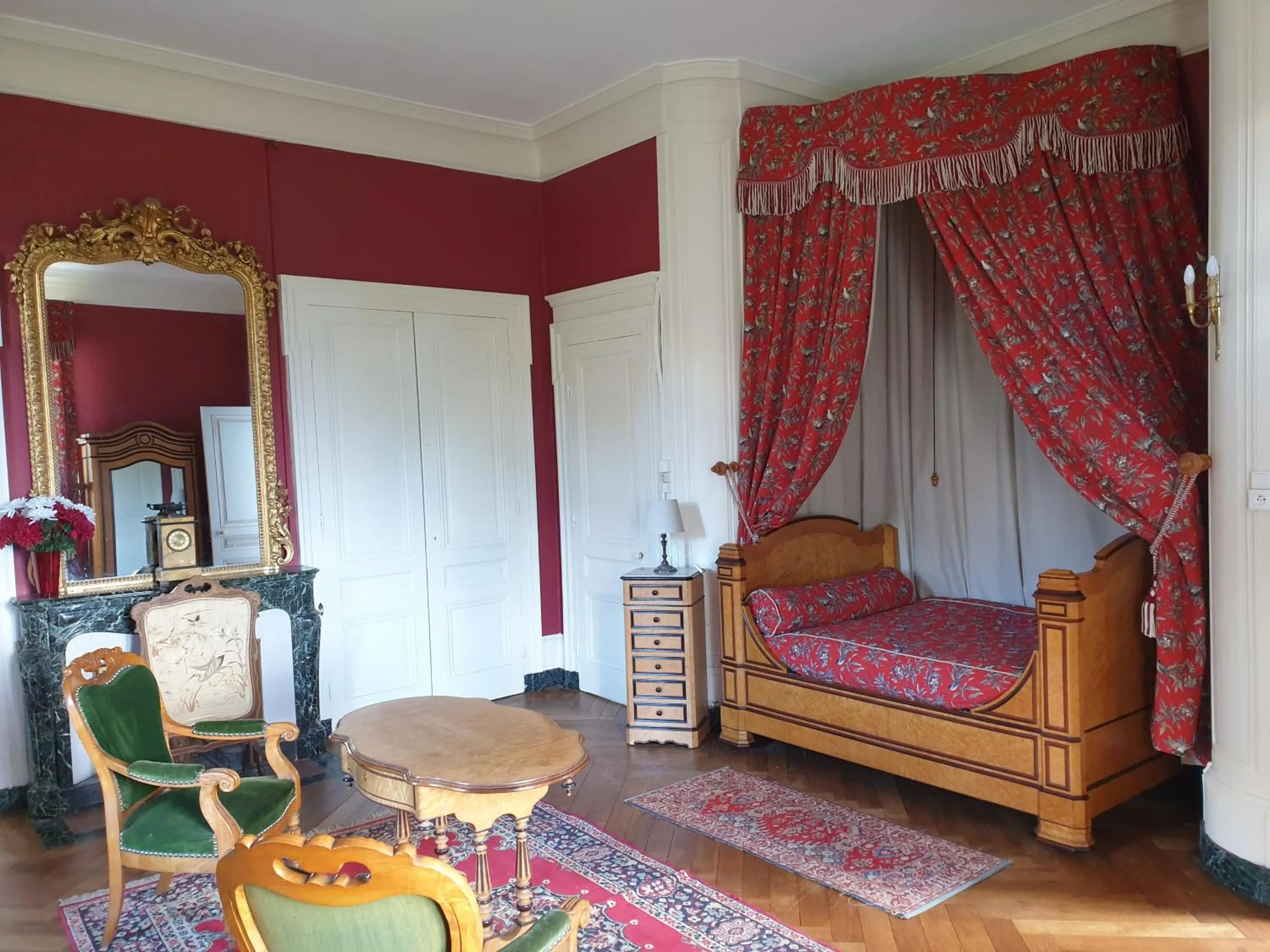 Bedroom, Bed in Château de Saint Bonnet les Oules
