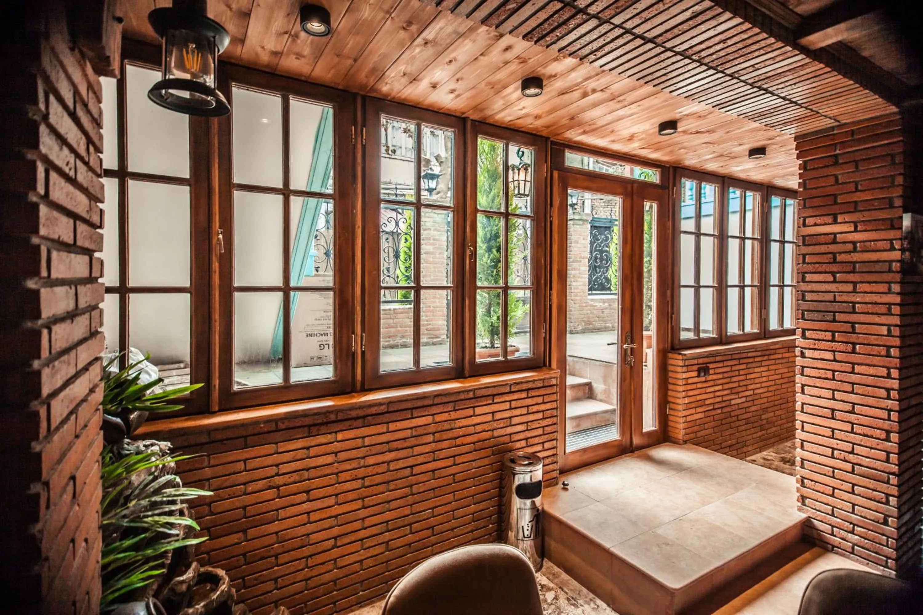 Restaurant/places to eat in MUSMORE Boutique Hotel