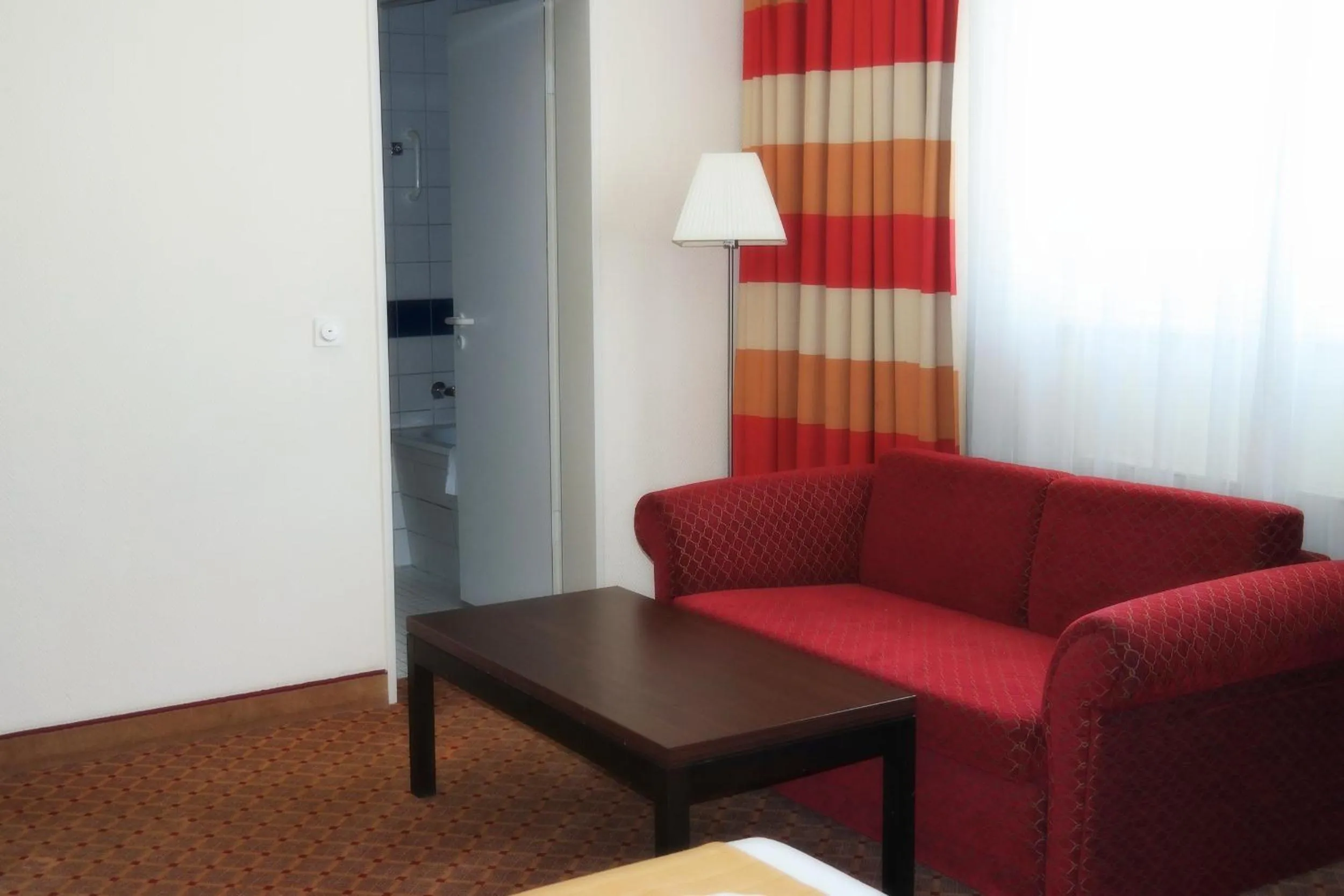 Seating area in Trip Inn Frankfurt Nordwestzentrum