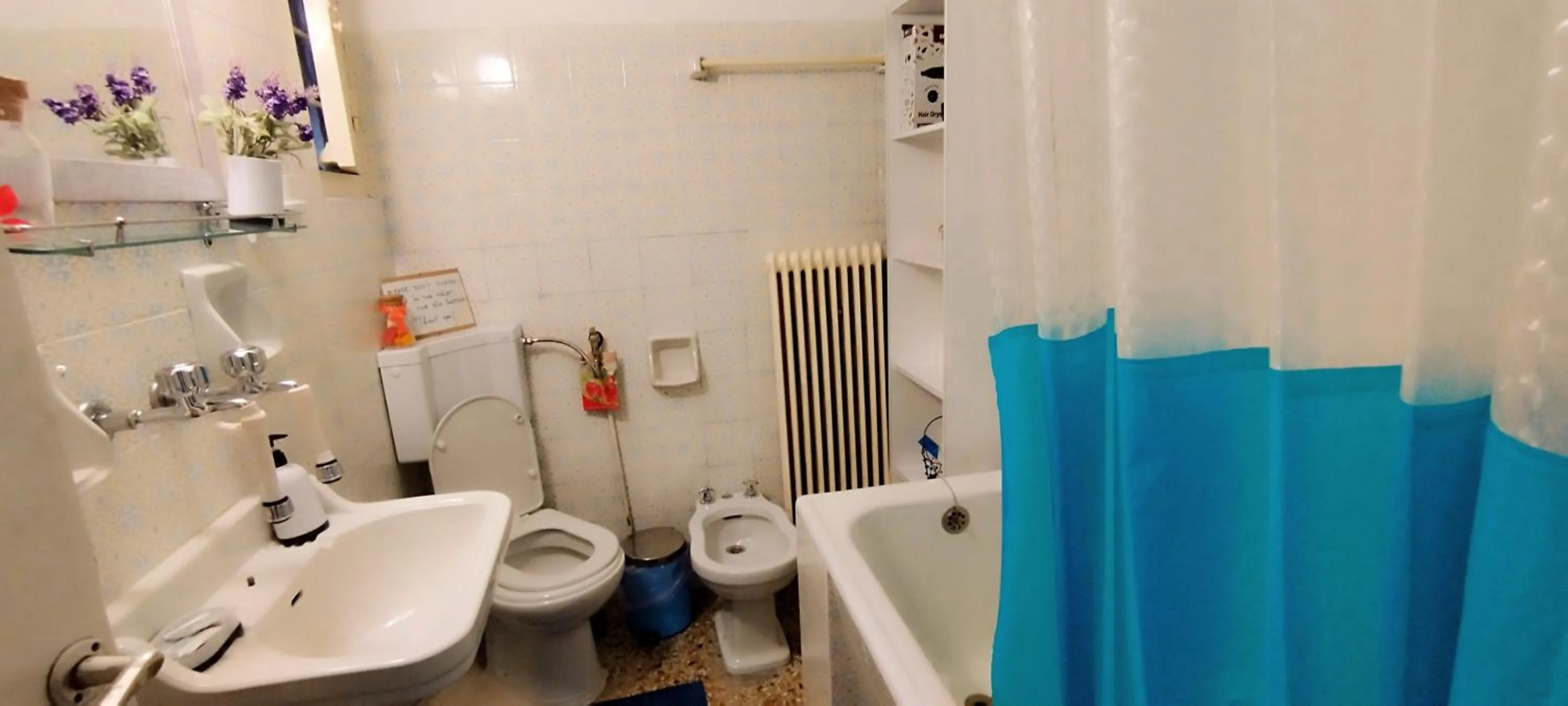 Cozy room in quiet neighbourhood