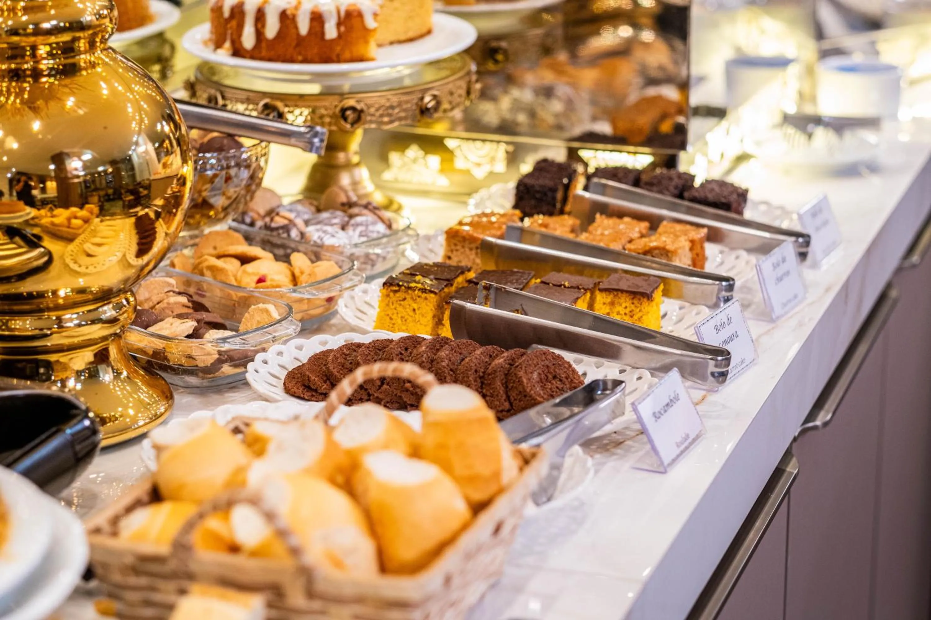 Food and drinks in Arca's Executive Hotel