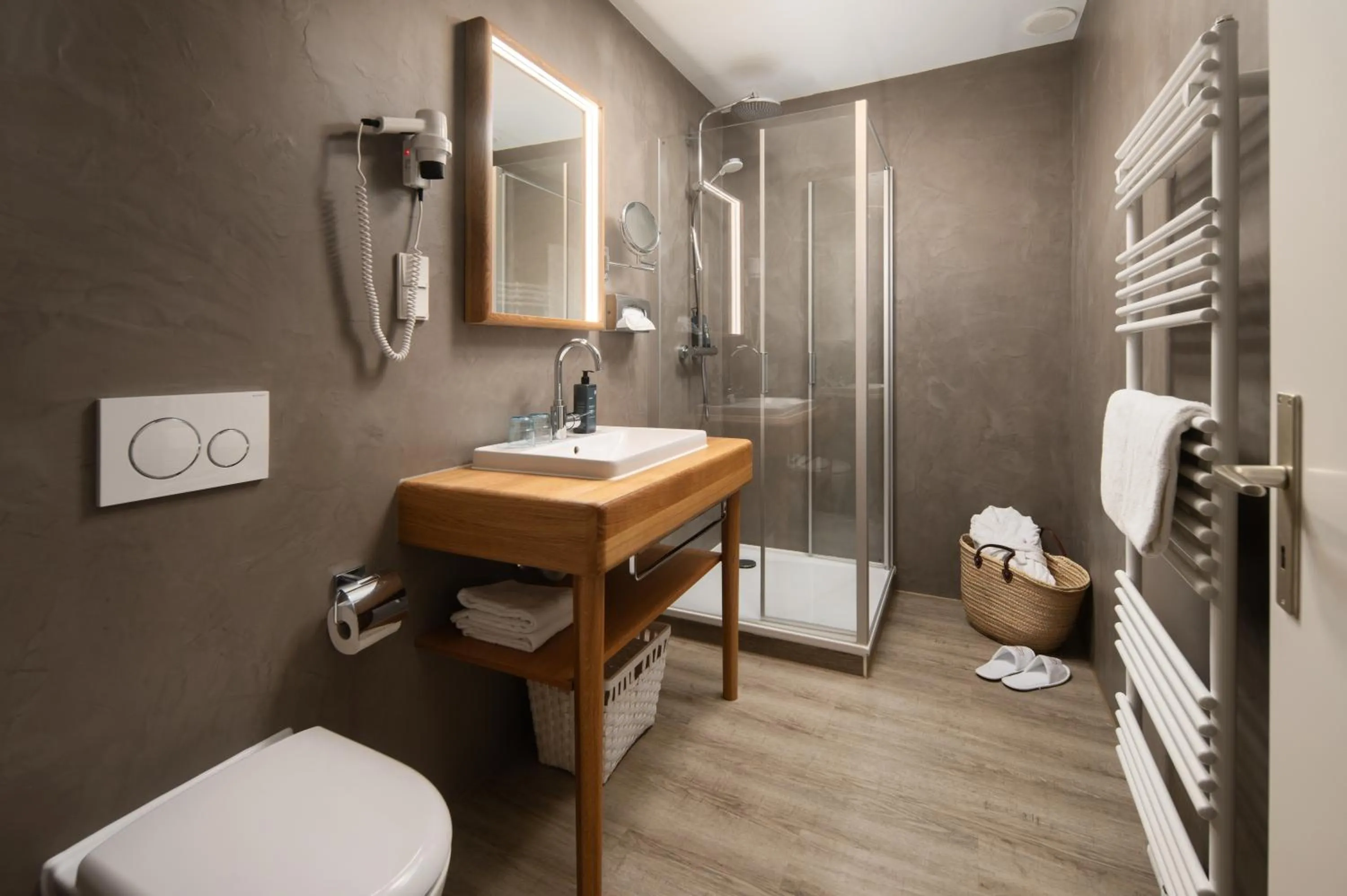 Shower in Kleinhuis Hotel Mellingburger Schleuse