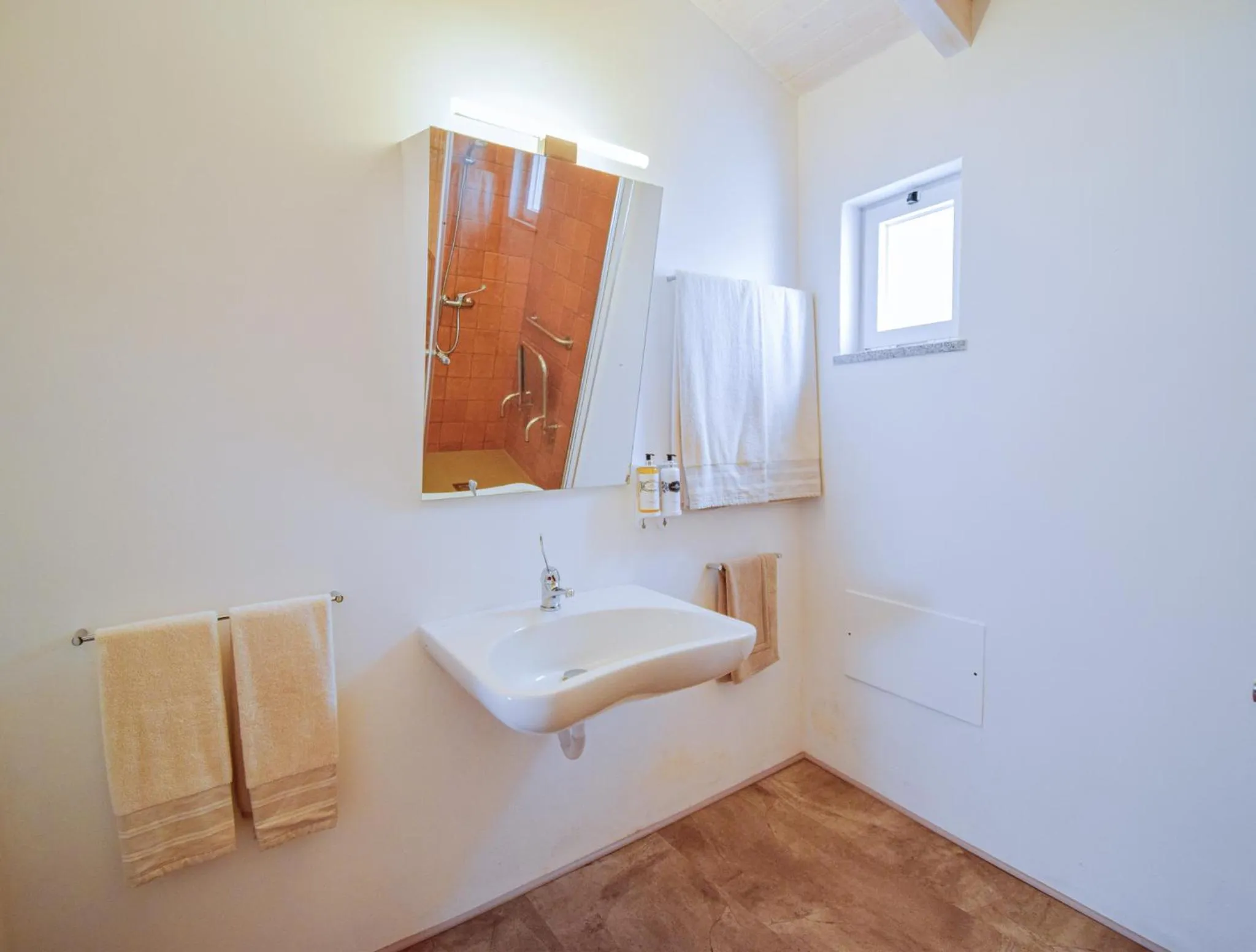 Bathroom in São Brás do Regedouro - Turismo na Aldeia