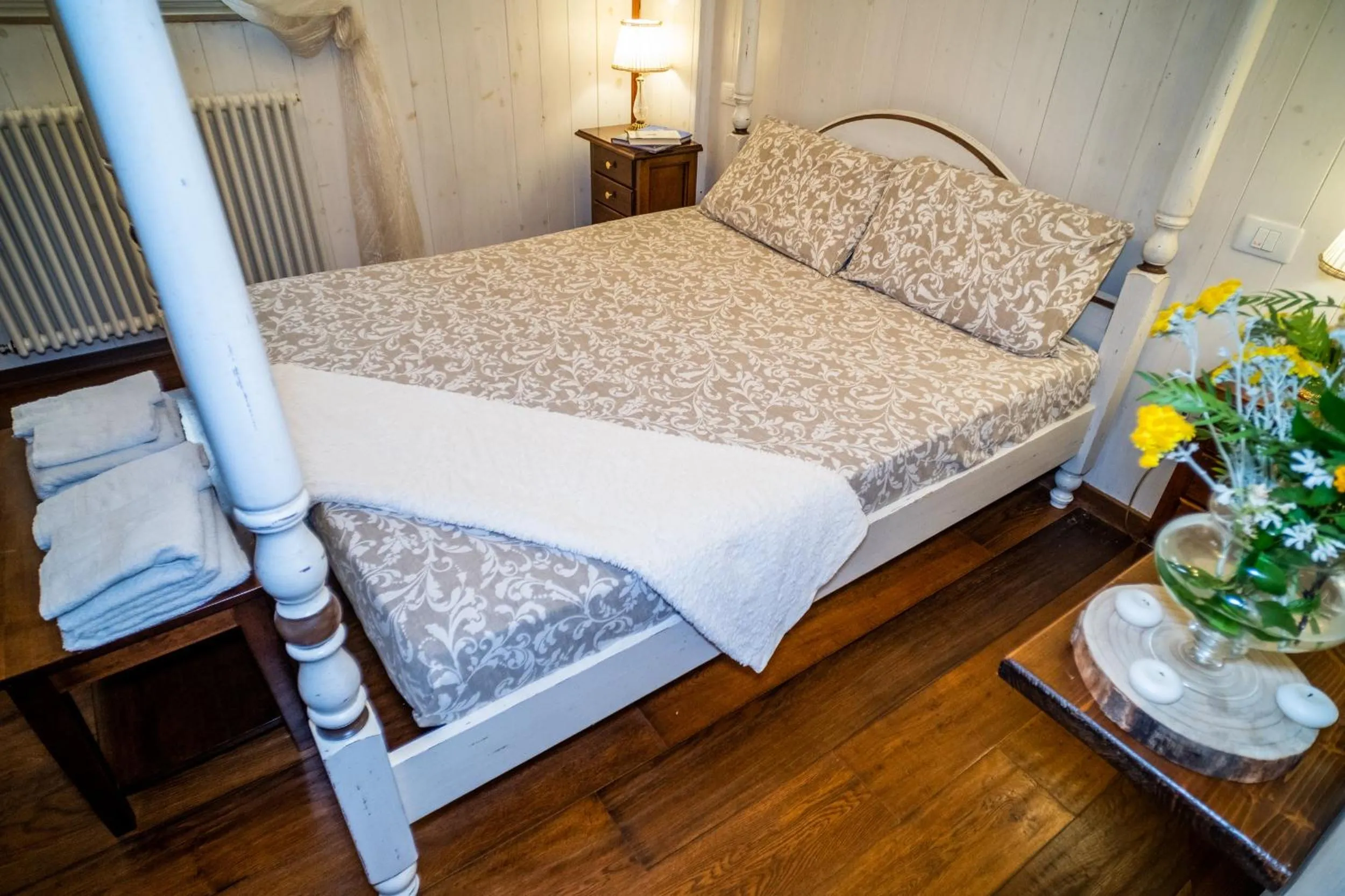 Bed in La Valle Del Cristallo Wellness & Charme