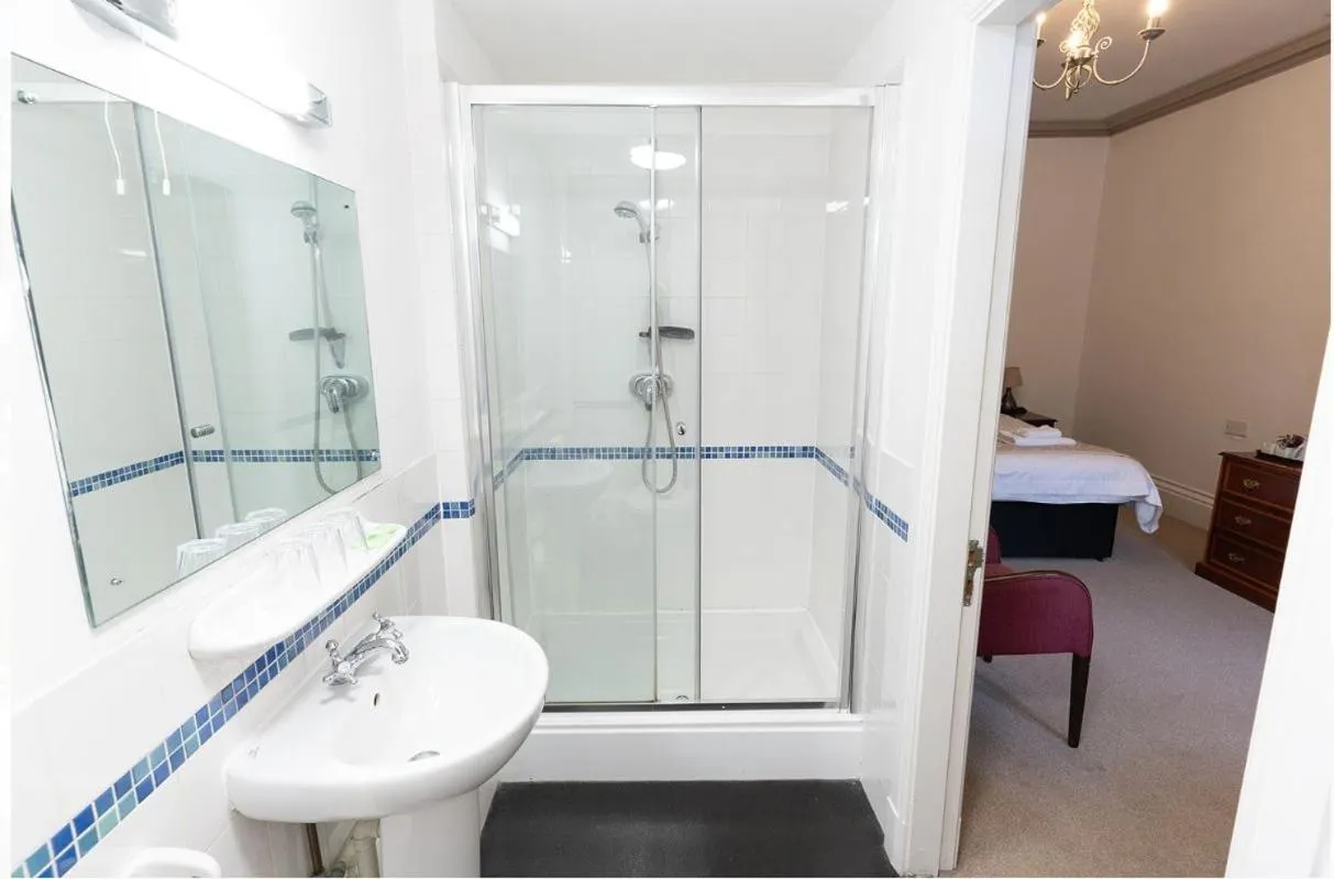 Bathroom in Whalley Abbey - B&B and Retreat House