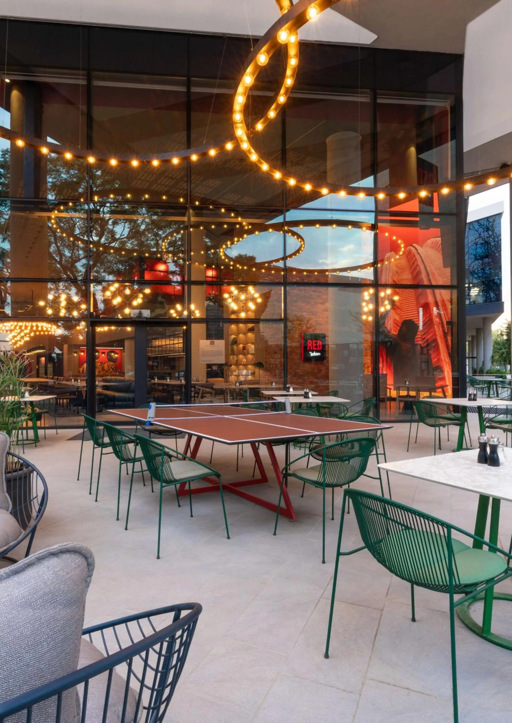Restaurant/places to eat in Radisson RED Hotel Johannesburg Rosebank