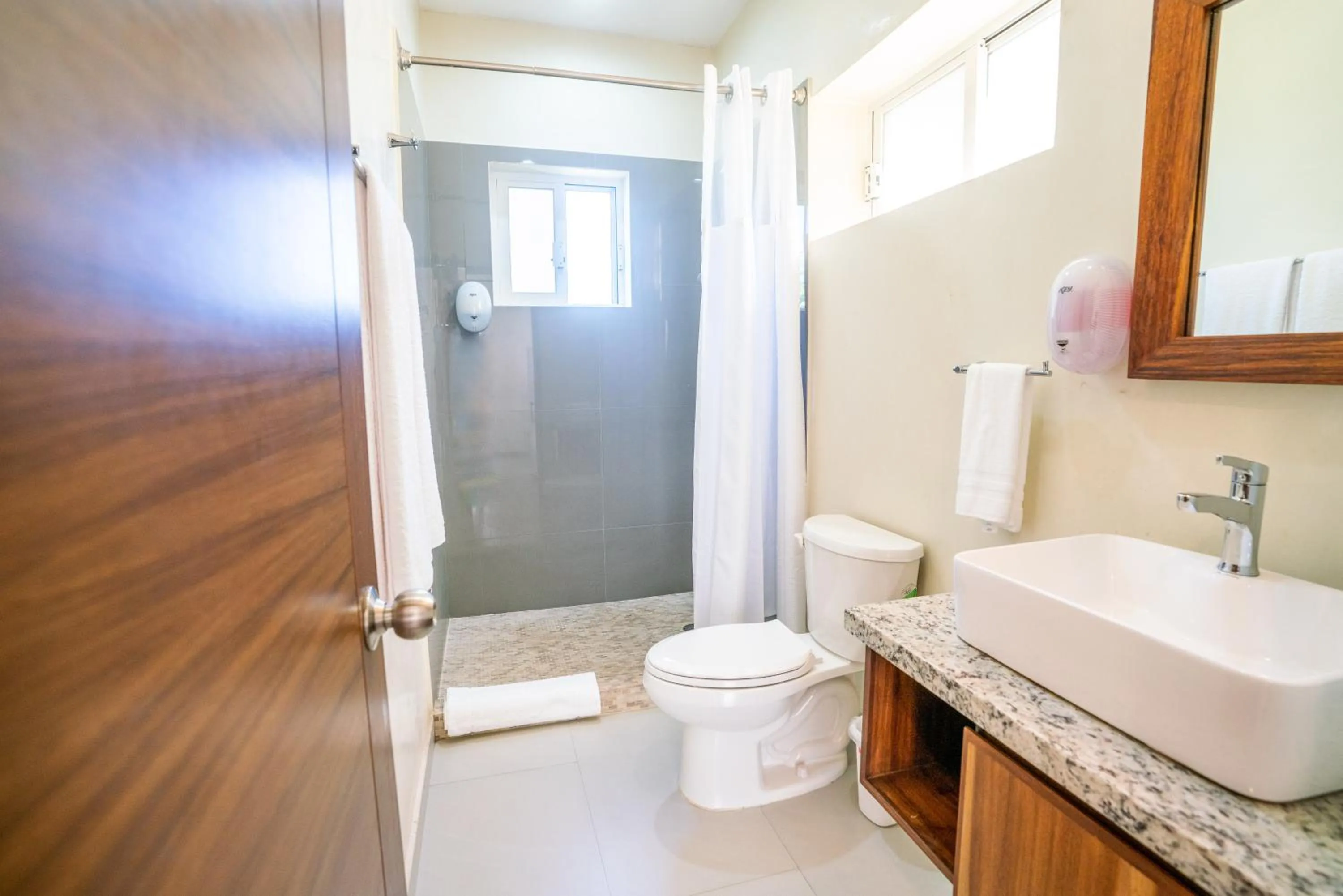 Shower in Viajero Sayulita Hostel