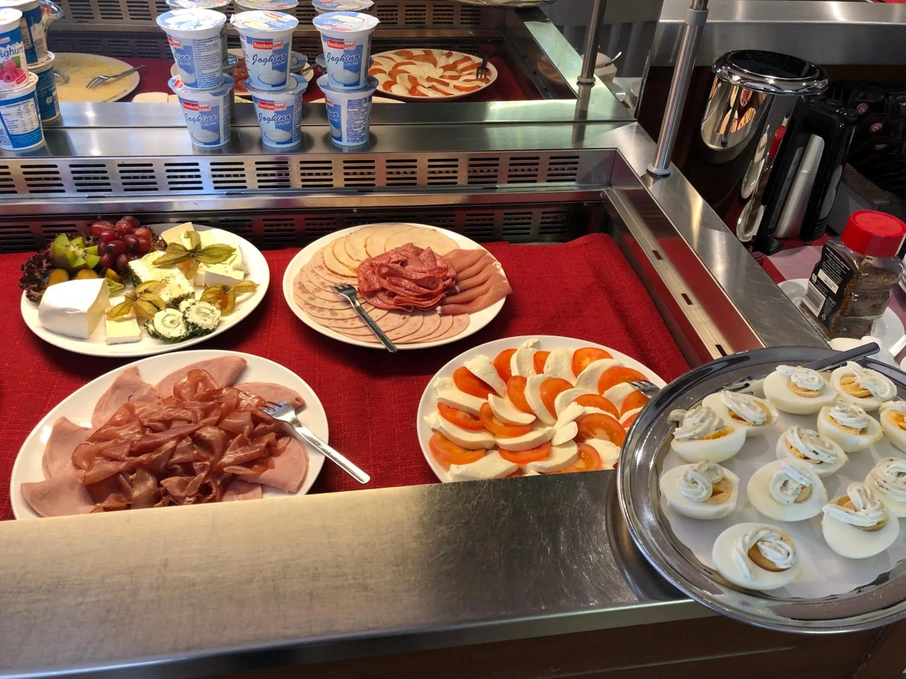 Buffet breakfast in Deutsches Haus Munster