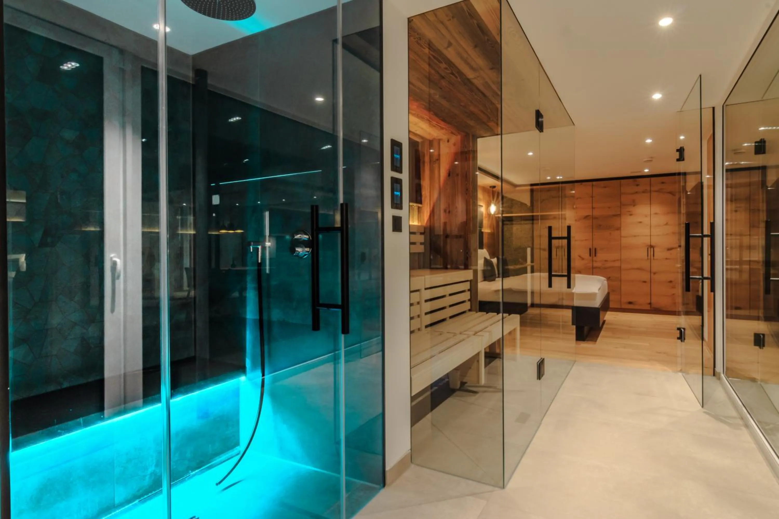 Sauna in Wirthshof Hotel & Chalets