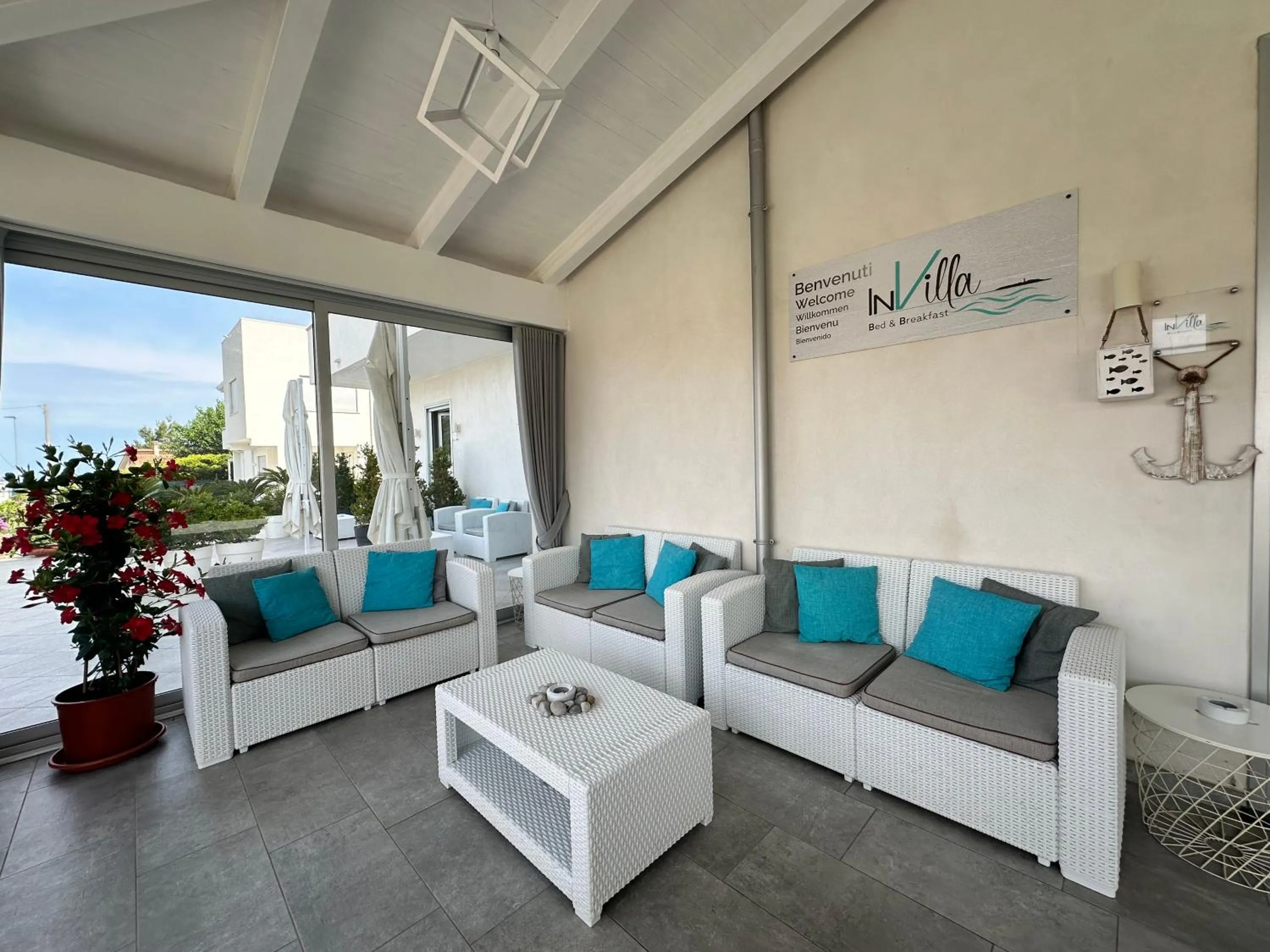 Patio in InVilla Bed&Breakfast - Quality Rooms