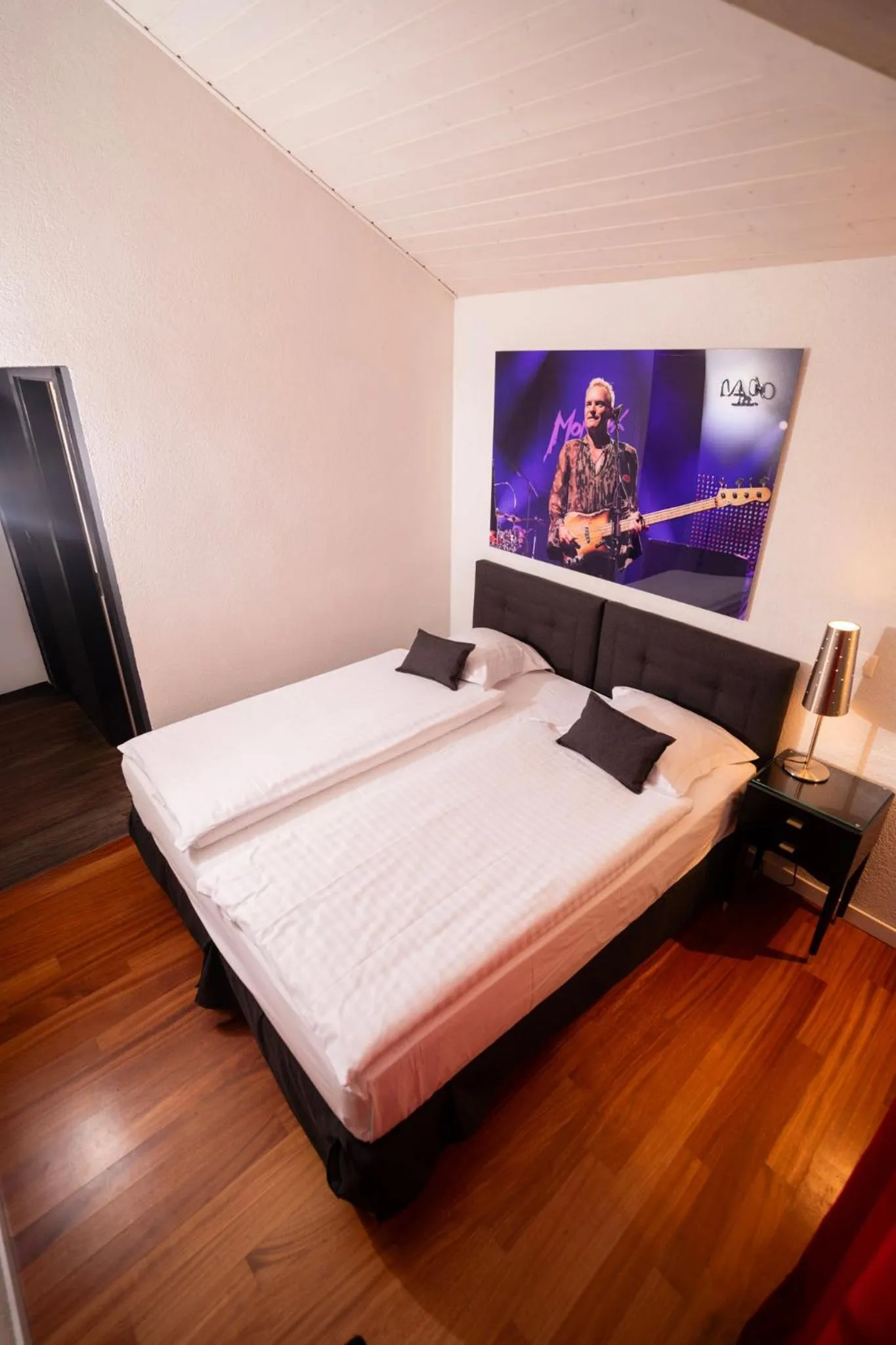 Bed in Tralala Hotel Montreux