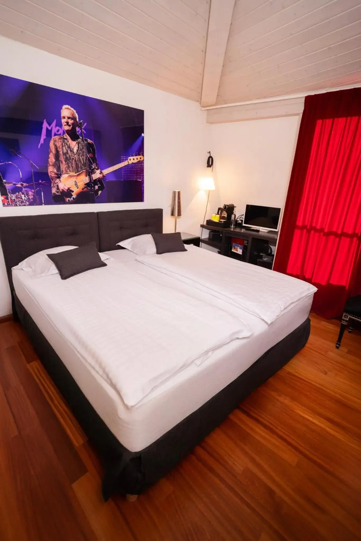 Double Room with Balcony in Tralala Hotel Montreux Double Room with Balcony in Tralala Hotel Montreux