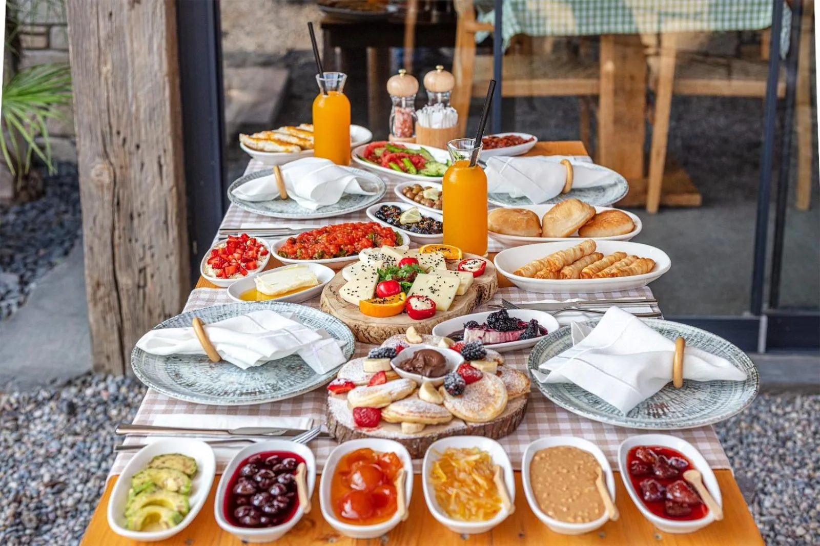 Food and drinks in Dmira Alacati