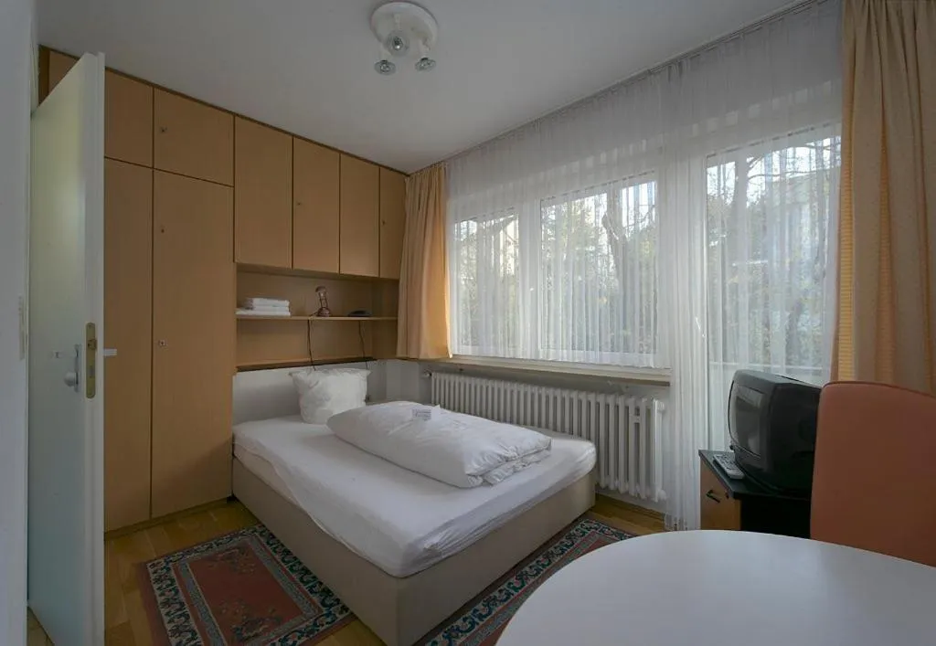 Bedroom, Bed in Appart International Boarding House