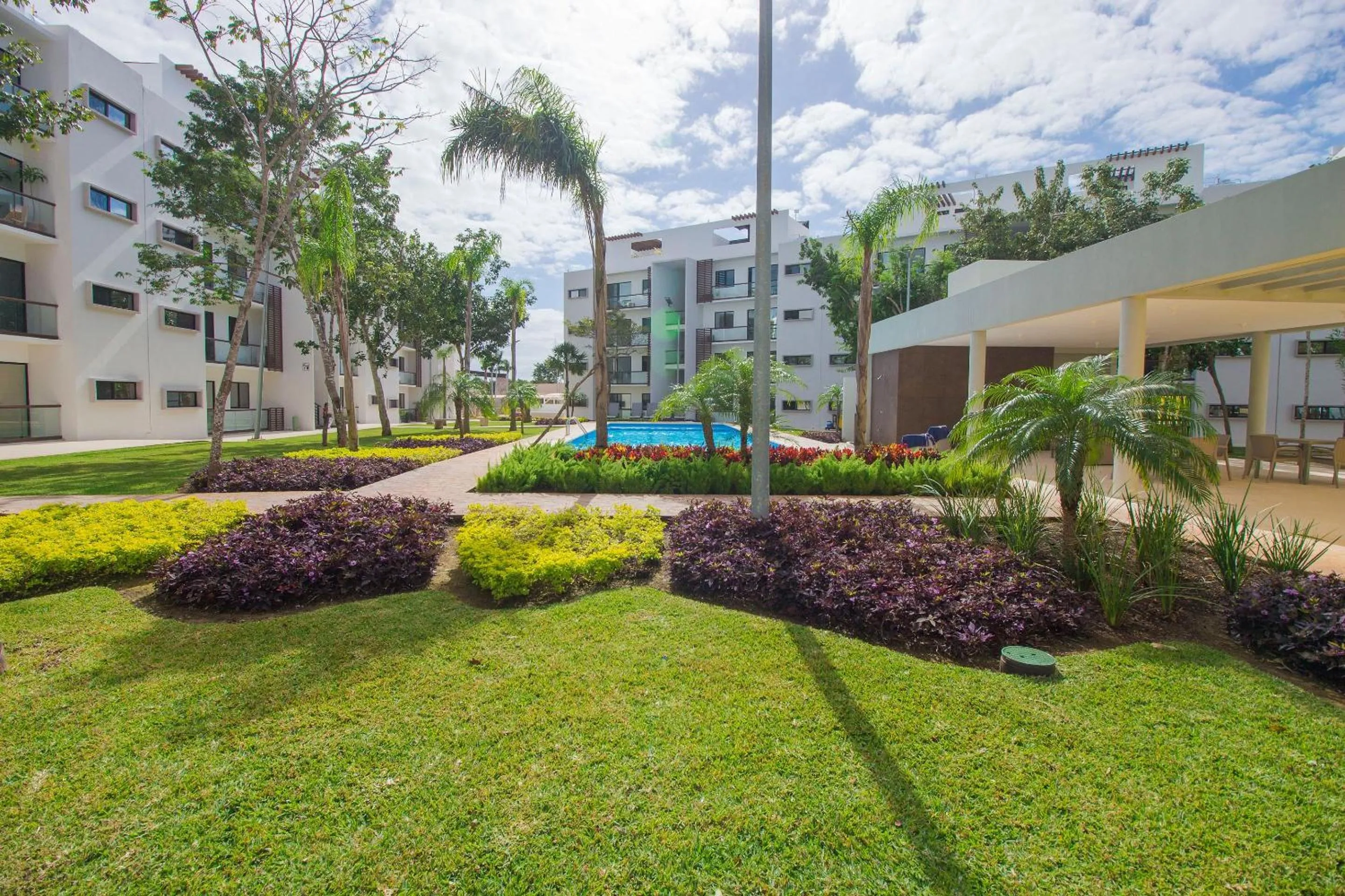 Property building in Breezy & Bright Full Apartment