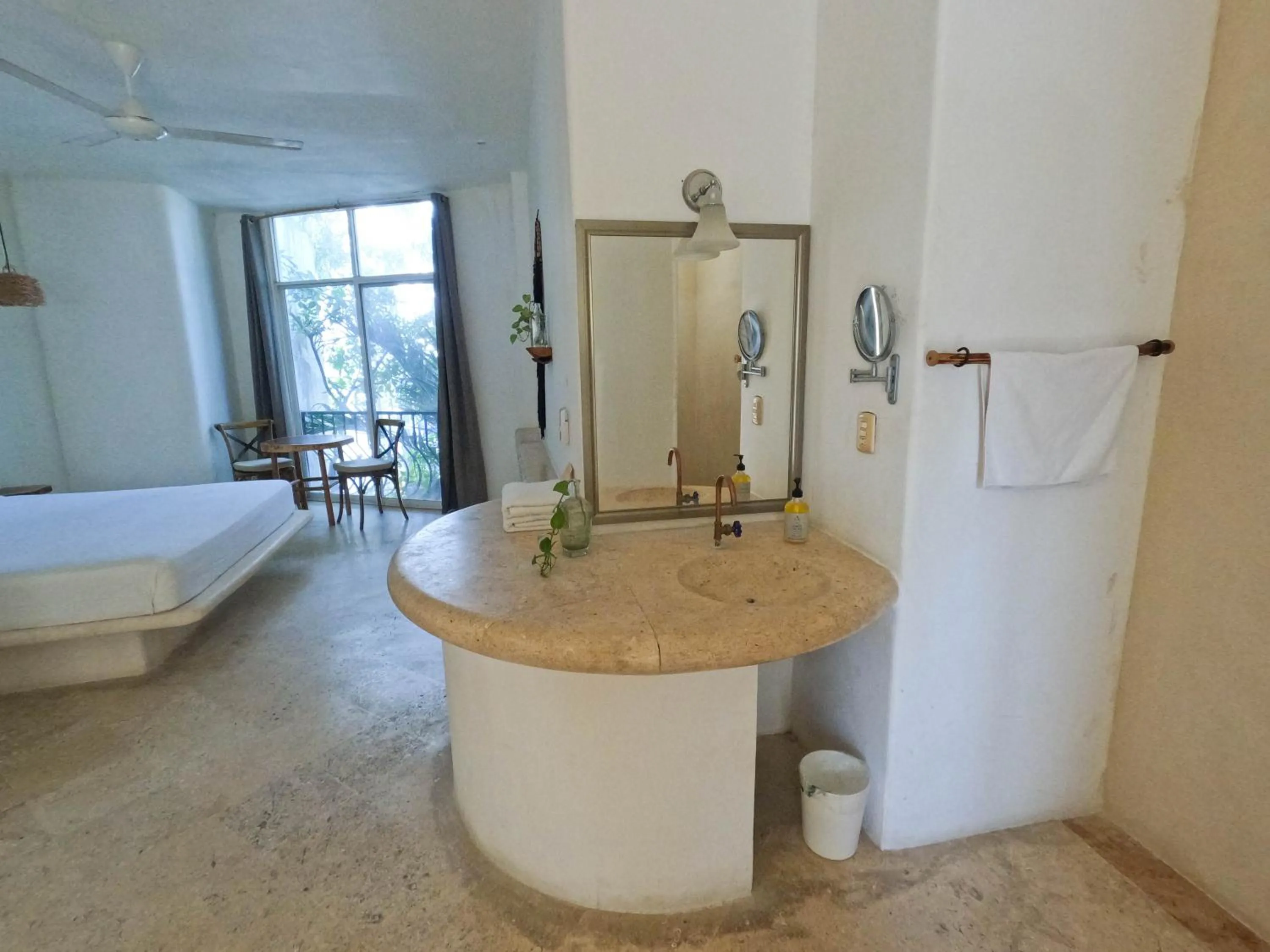 Bathroom, Bed in Tesoro Escondido