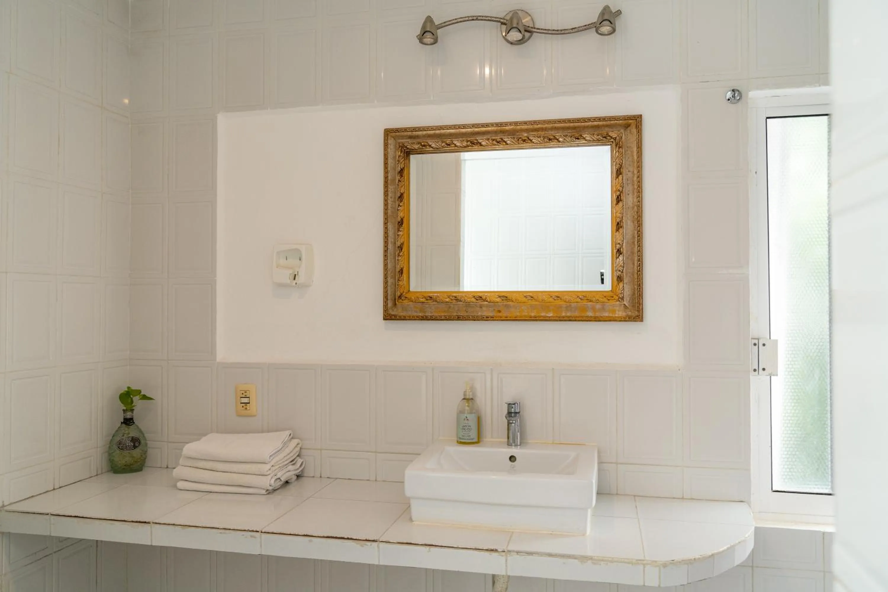 Bathroom in Tesoro Escondido