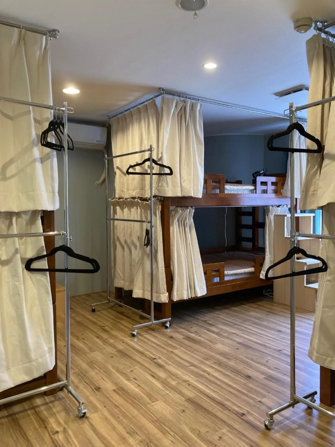 Photo of the whole room in J-Hoppers Beppu Guesthouse ジェイホッパーズ別府ゲストハウス