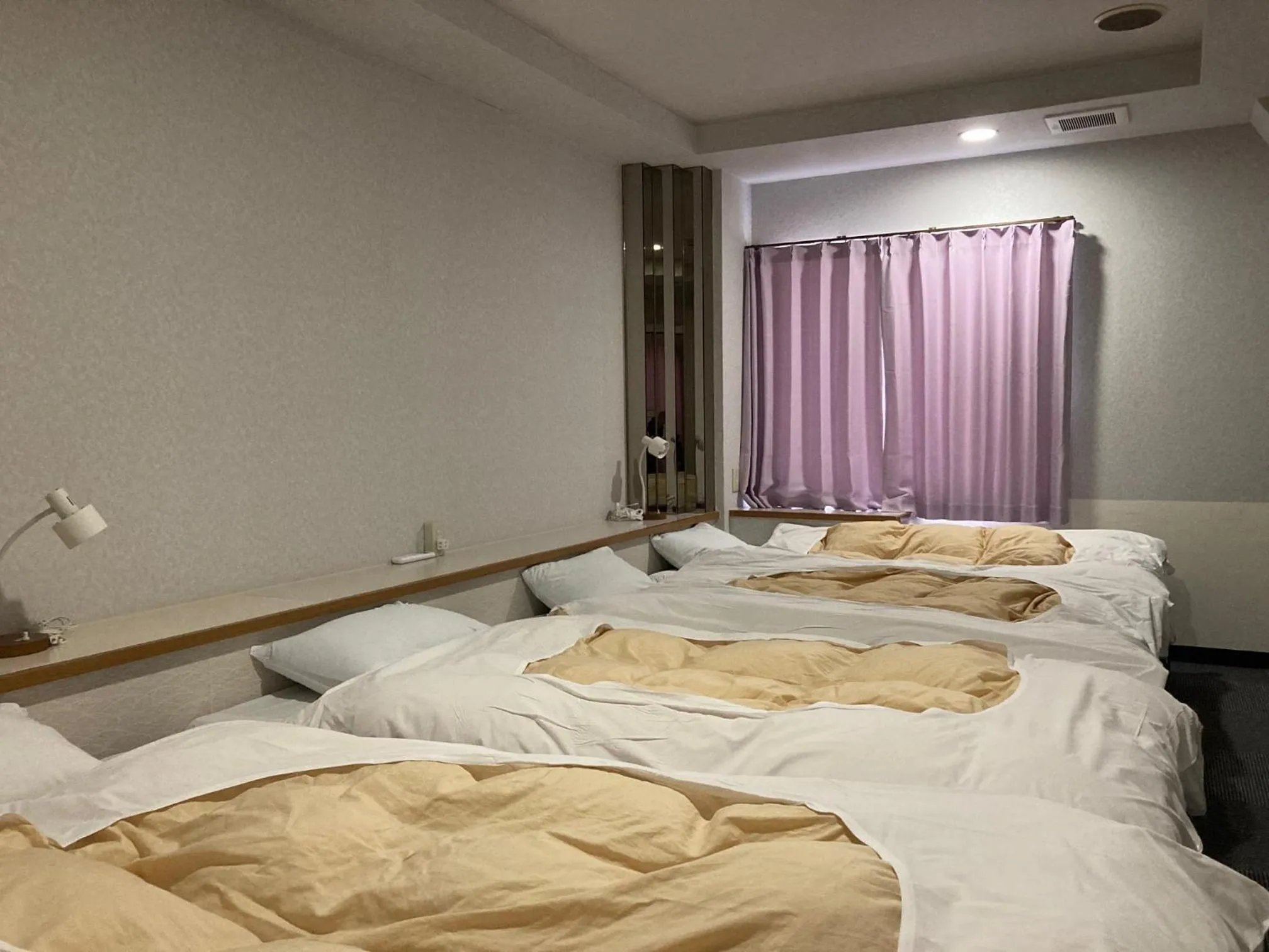 Bedroom, Bed in J-Hoppers Beppu Guesthouse ジェイホッパーズ別府ゲストハウス