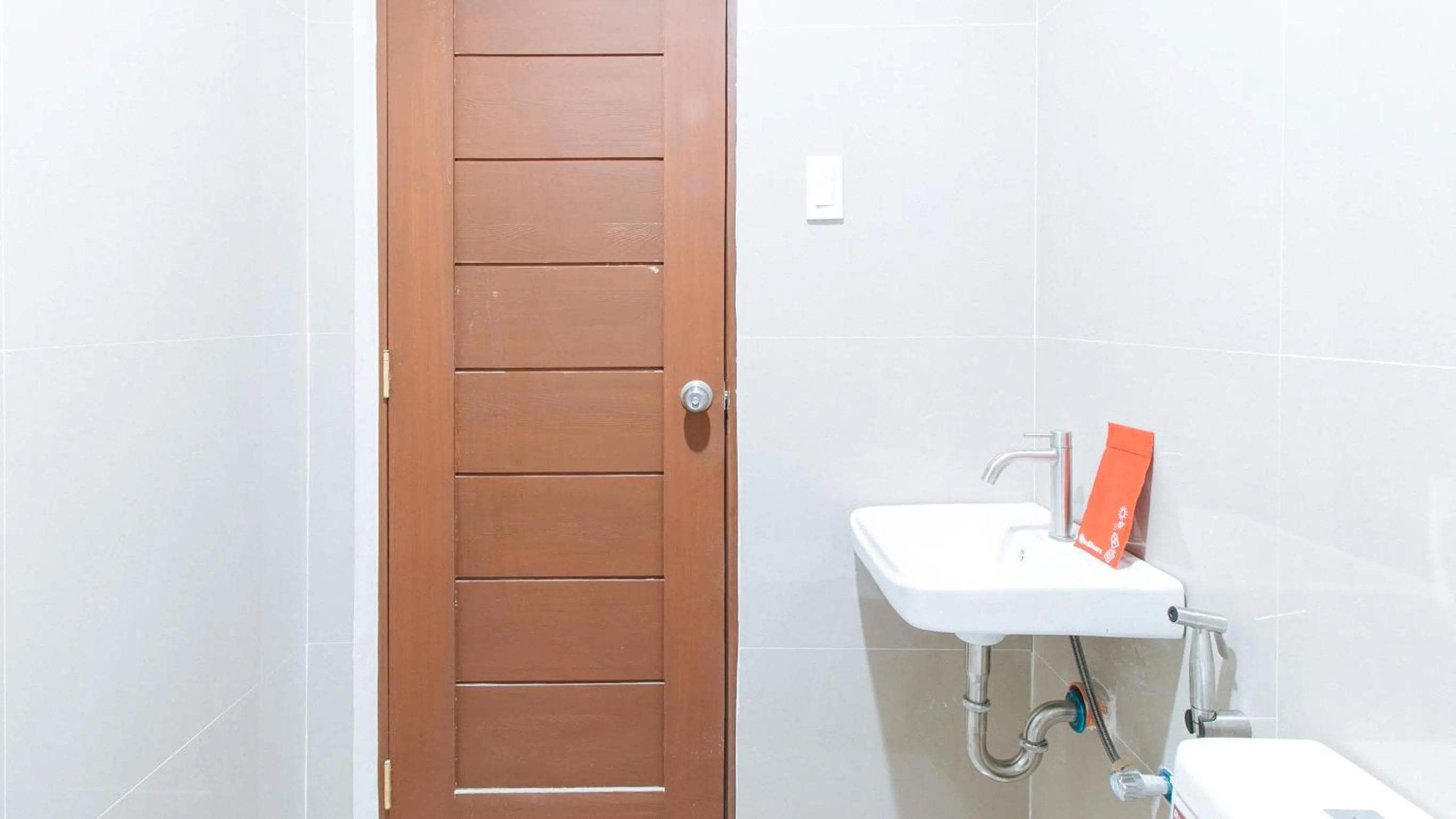 Bathroom in RedDoorz at Good 101 Paranaque