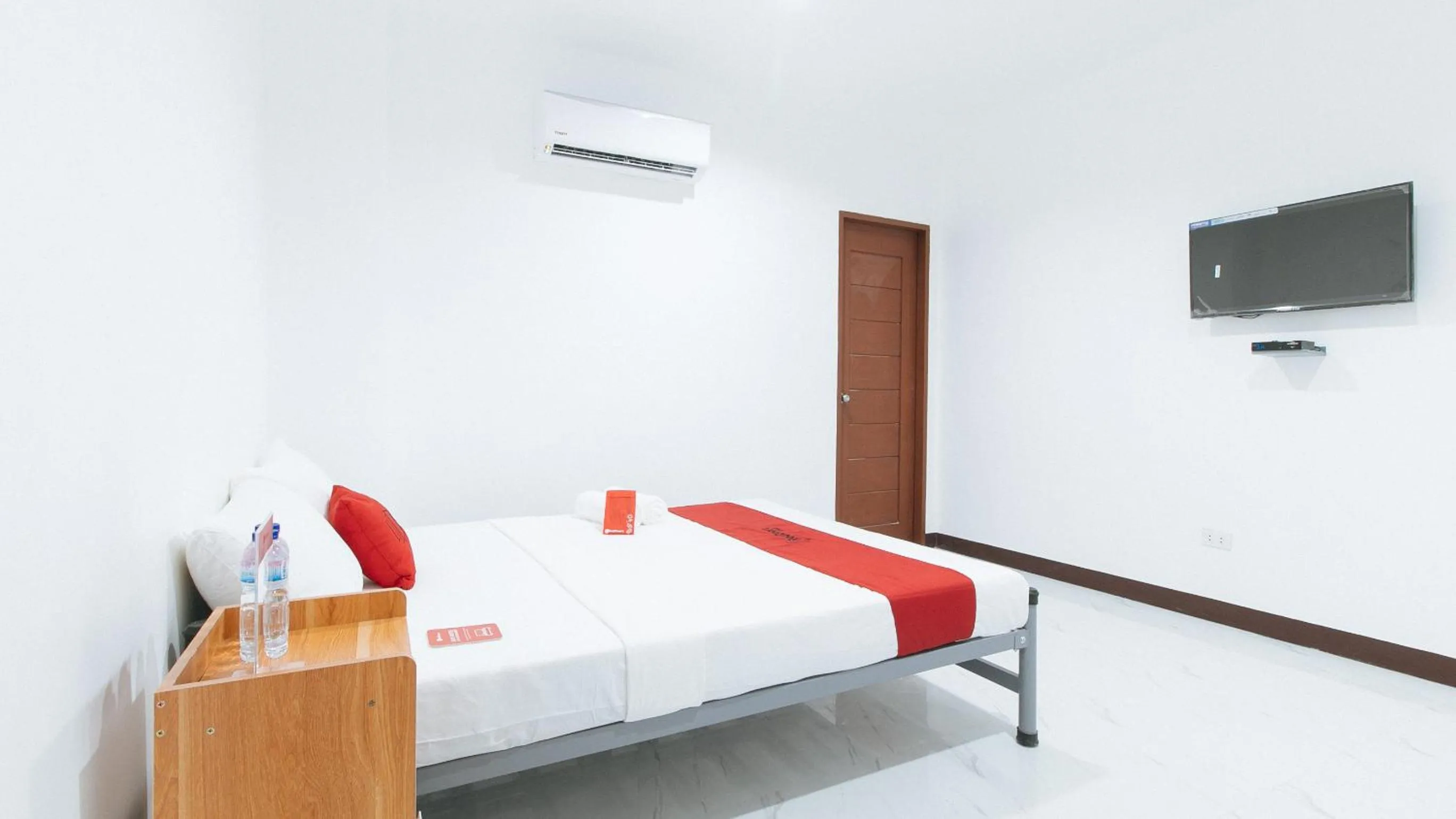 Bedroom, Bed in RedDoorz at Good 101 Paranaque