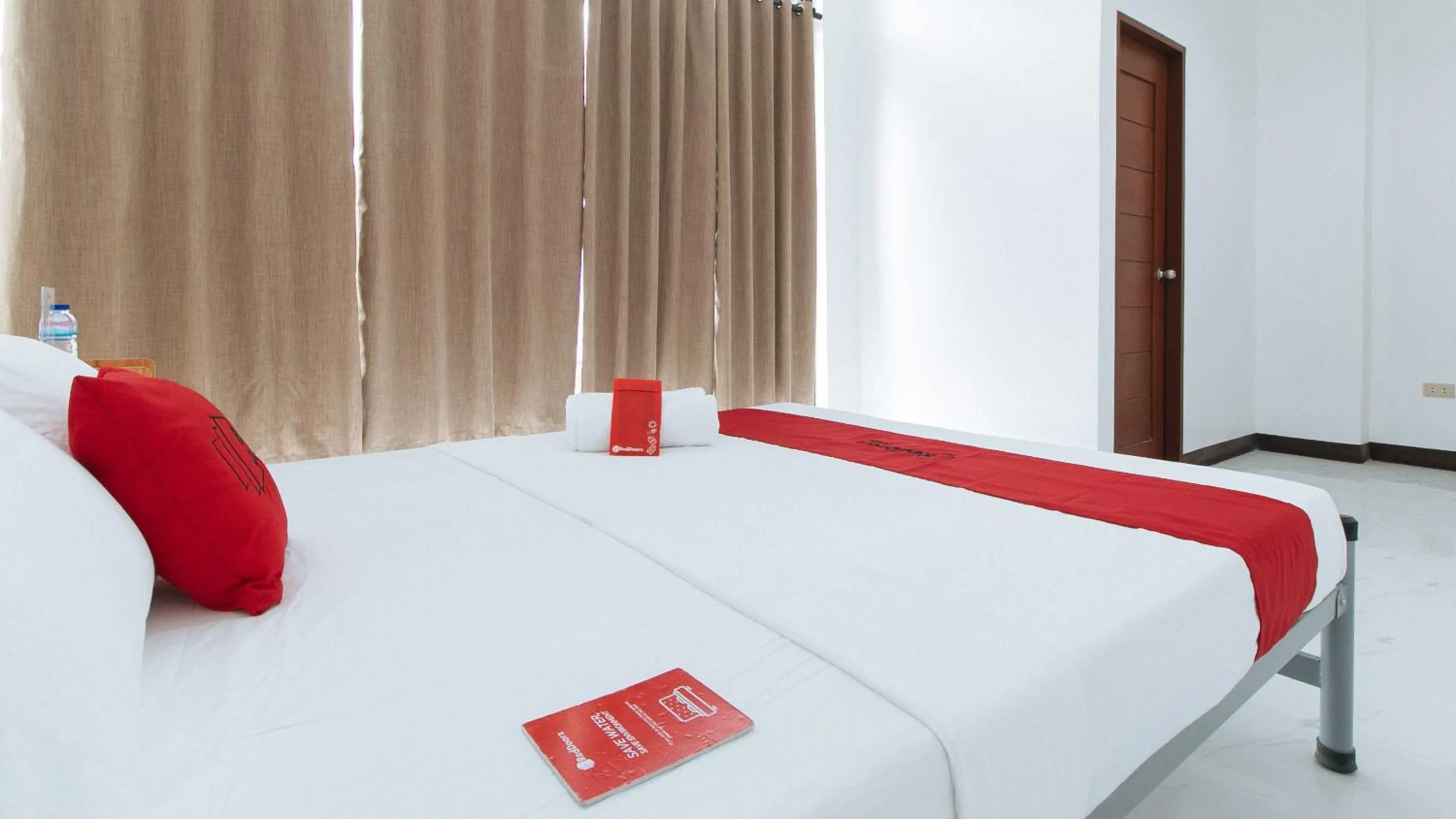 Bed in RedDoorz at Good 101 Paranaque