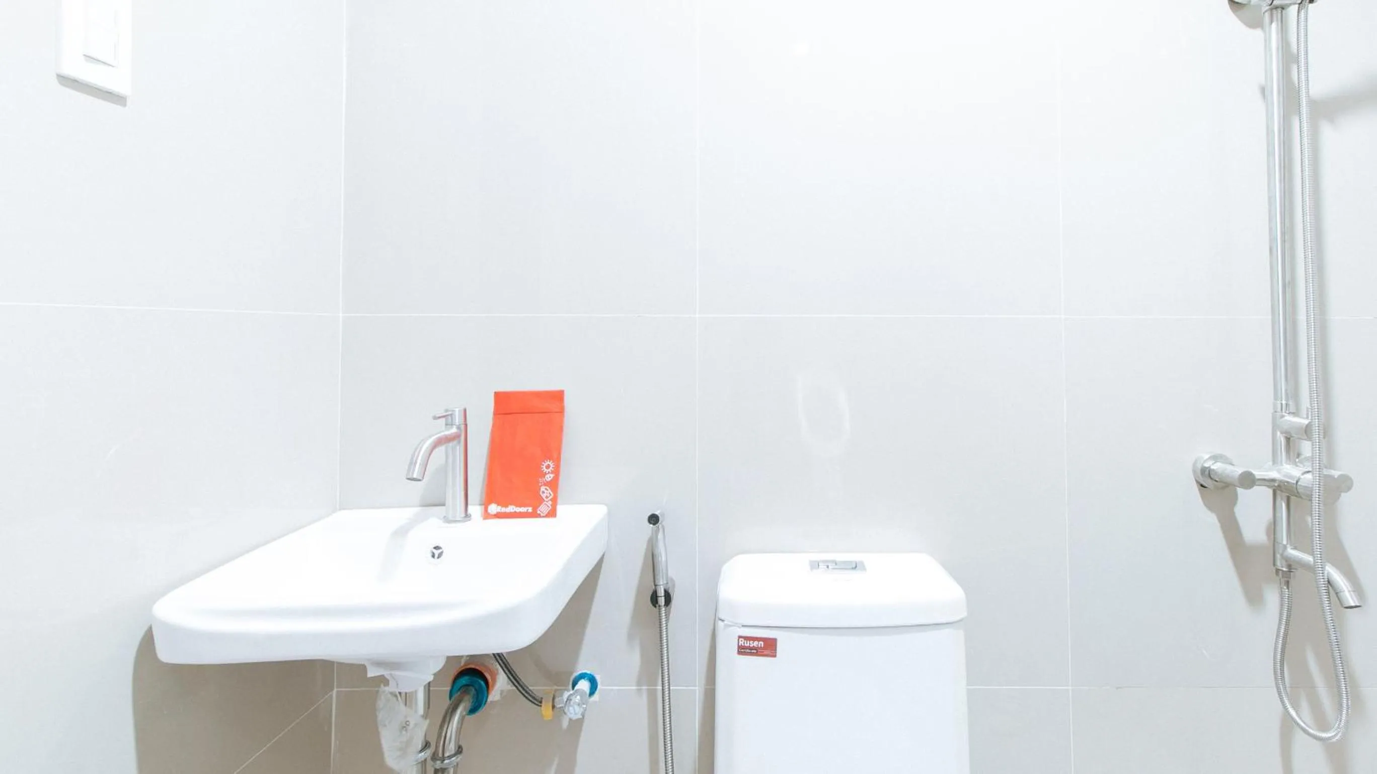 Bathroom in RedDoorz at Good 101 Paranaque