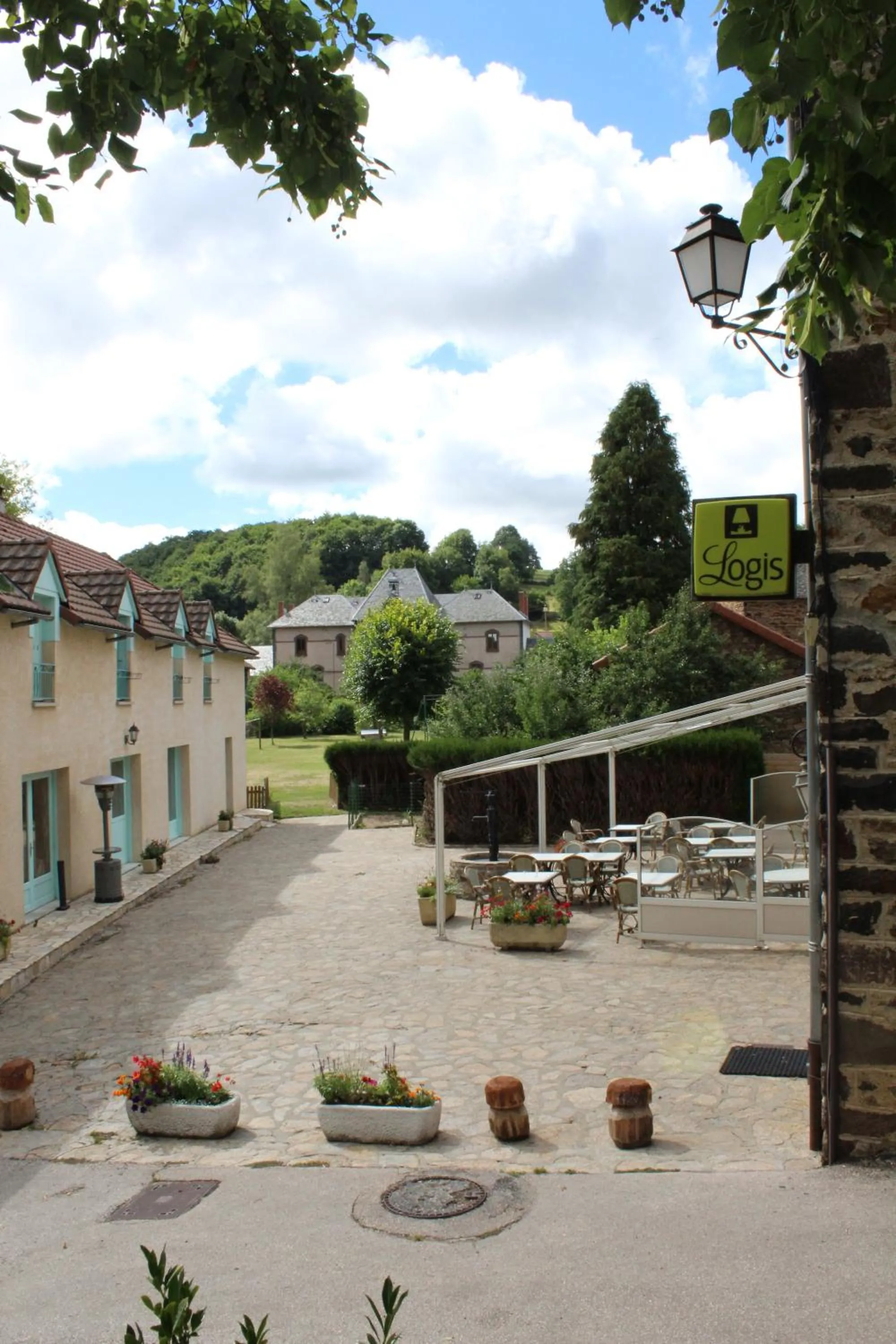 Logis Hôtel Auberge de l'Allagnonette