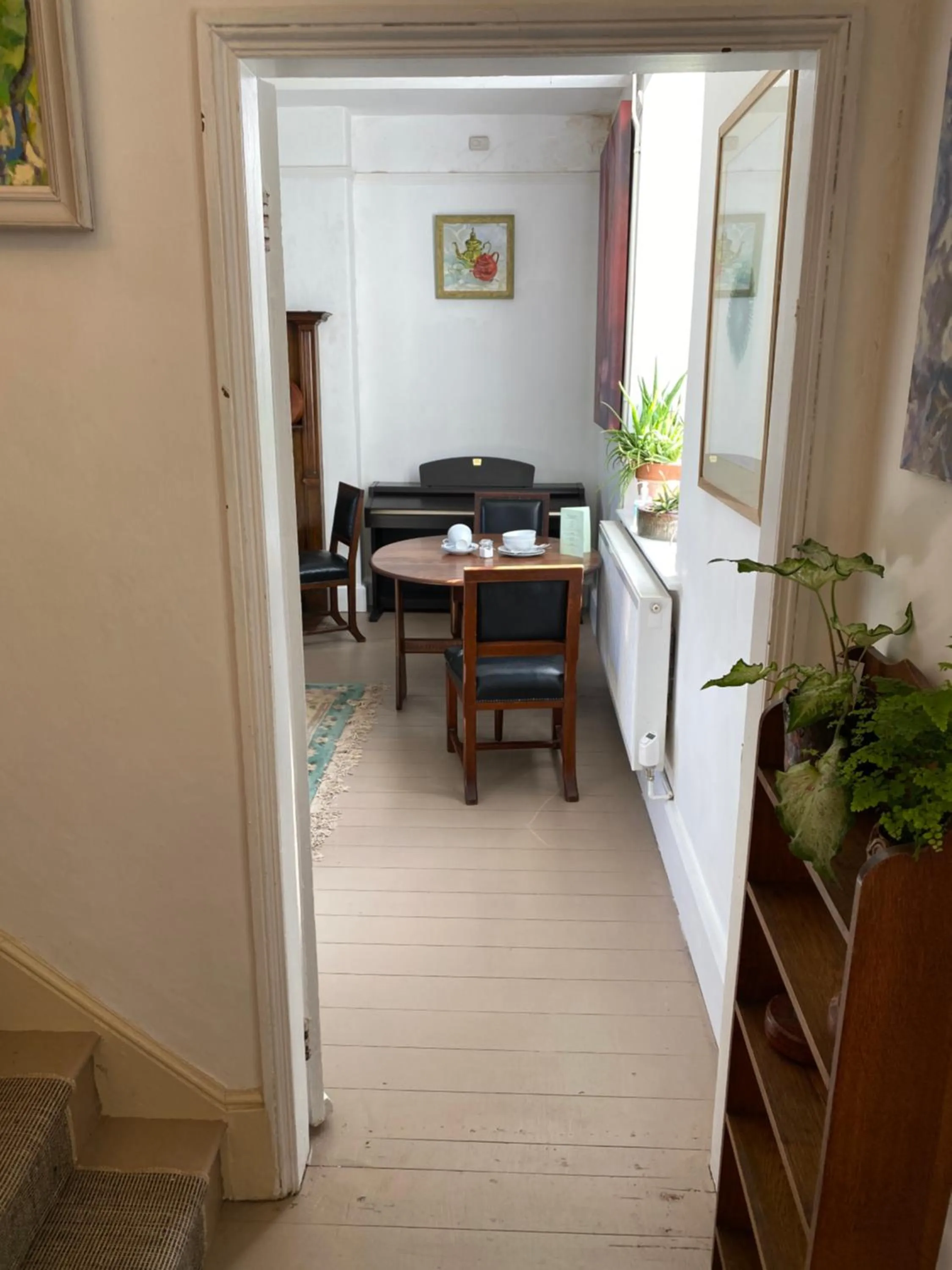 Restaurant/places to eat, Bed in Art House B & B