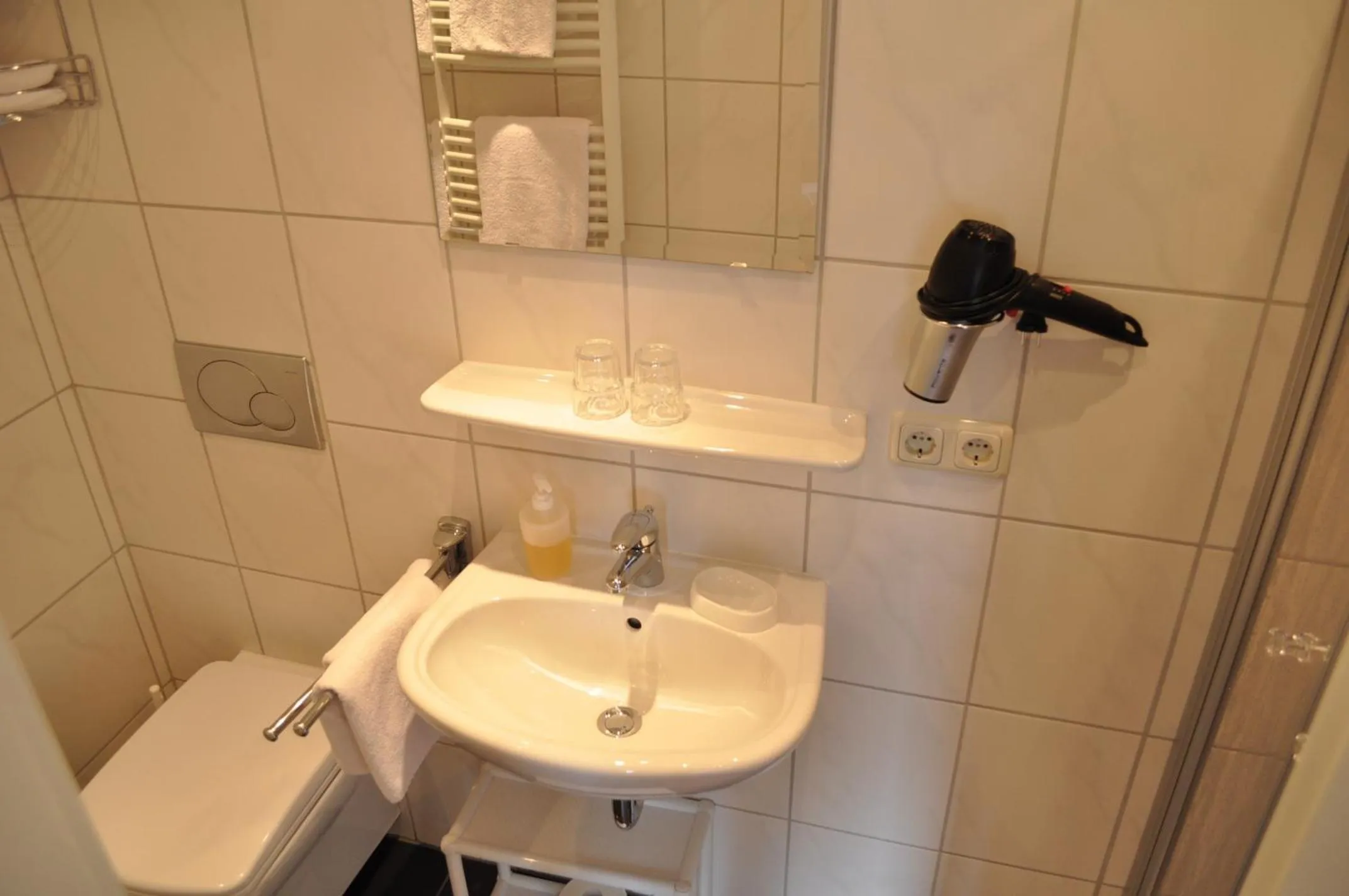 Bathroom in Hotel Garni Malerwinkl