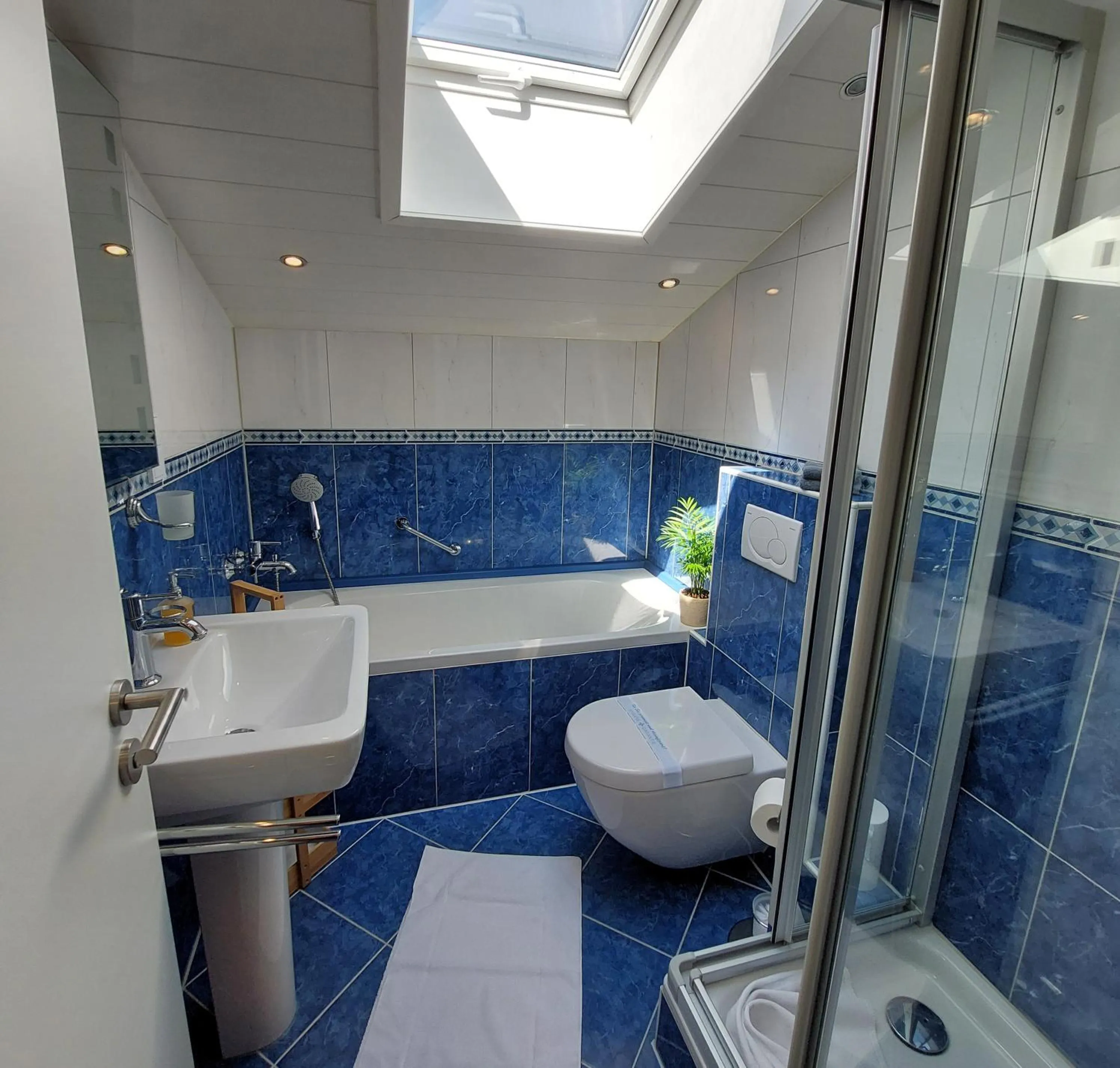 Bathroom in Hotel Garni Malerwinkl