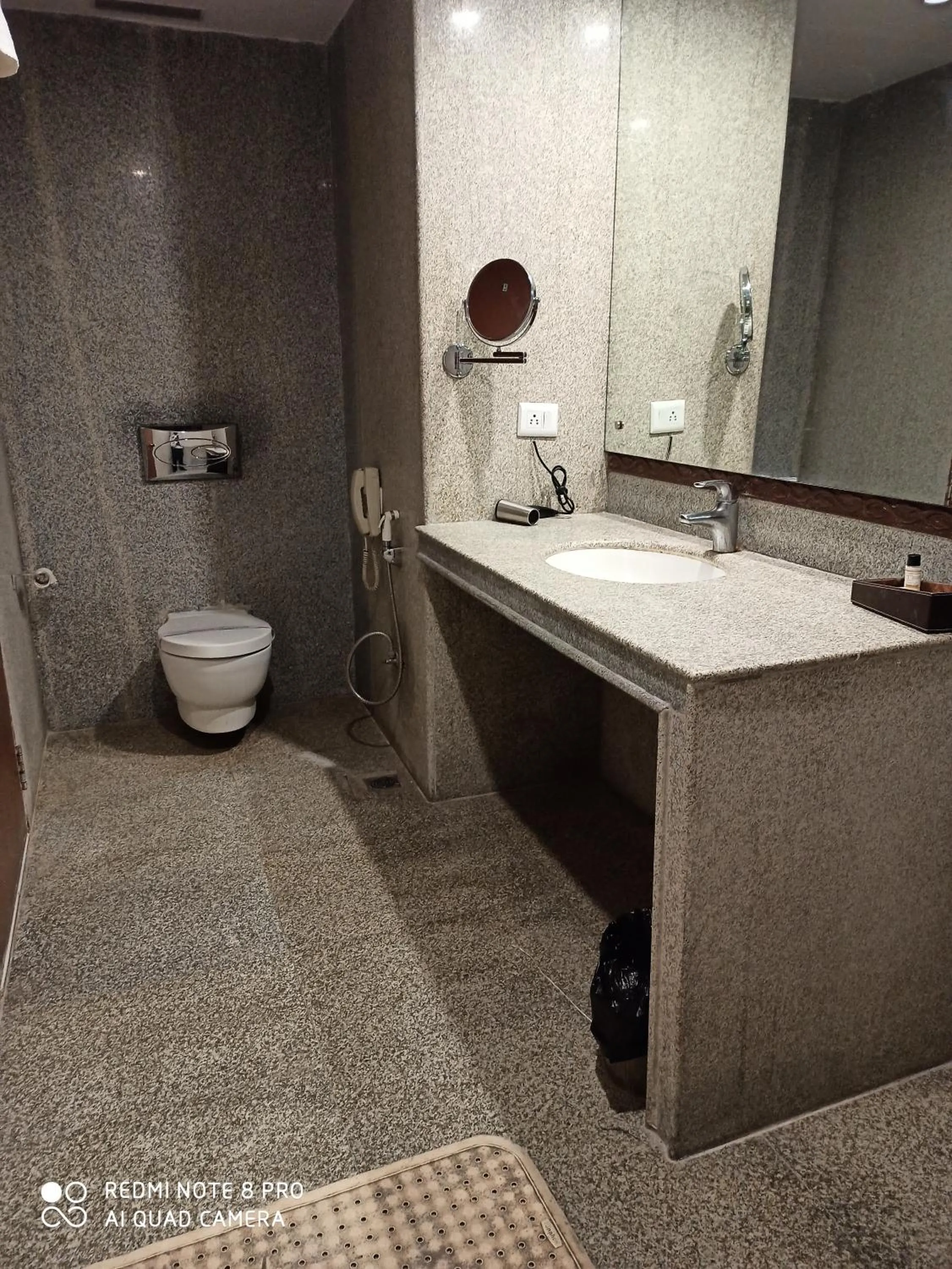 Bathroom in Hotel Patliputra Exotica