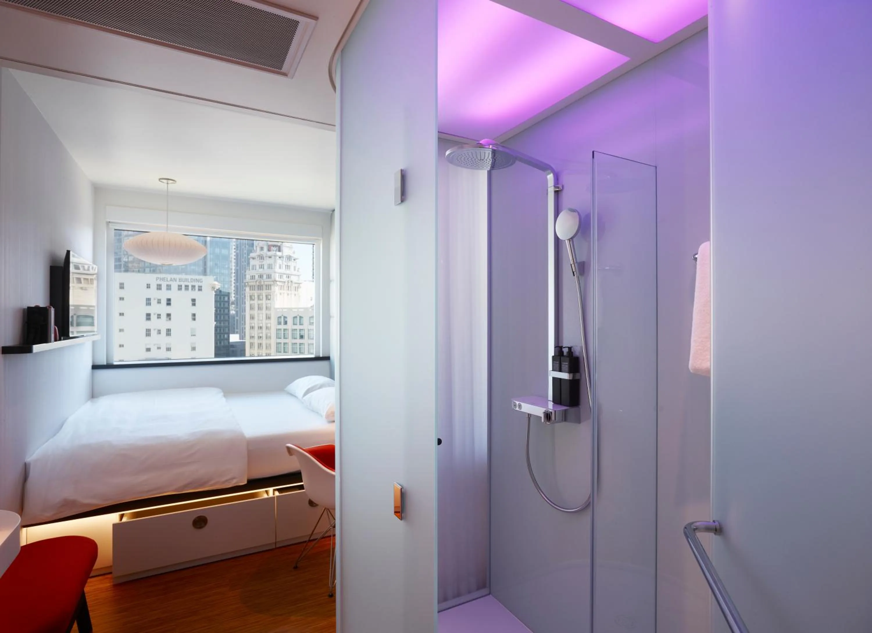 Bedroom, Bed in citizenM San Francisco Union Square