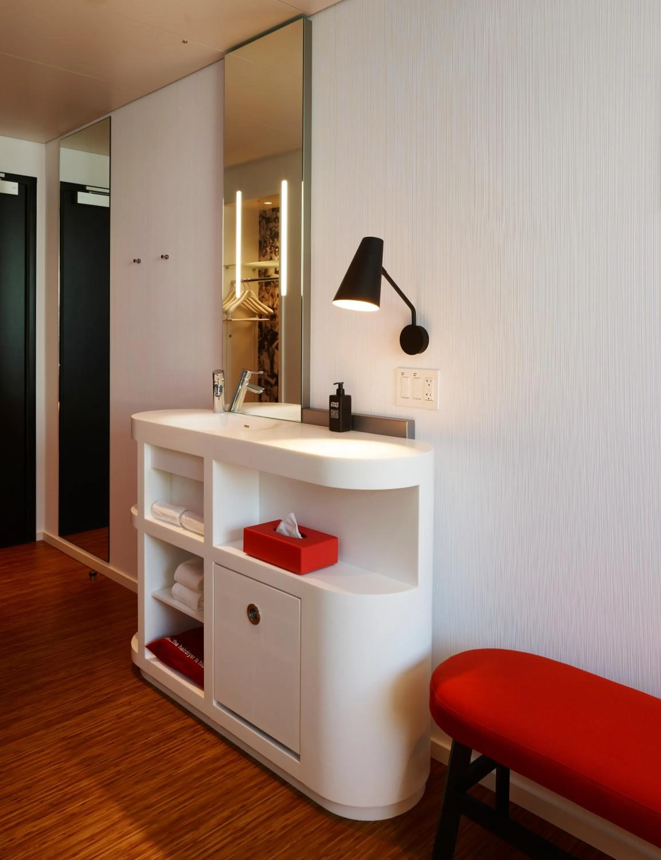 Bedroom in citizenM San Francisco Union Square