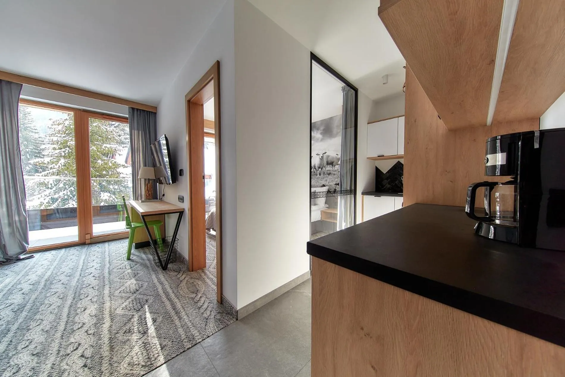 Coffee/tea facilities in Tatra Square Apartments