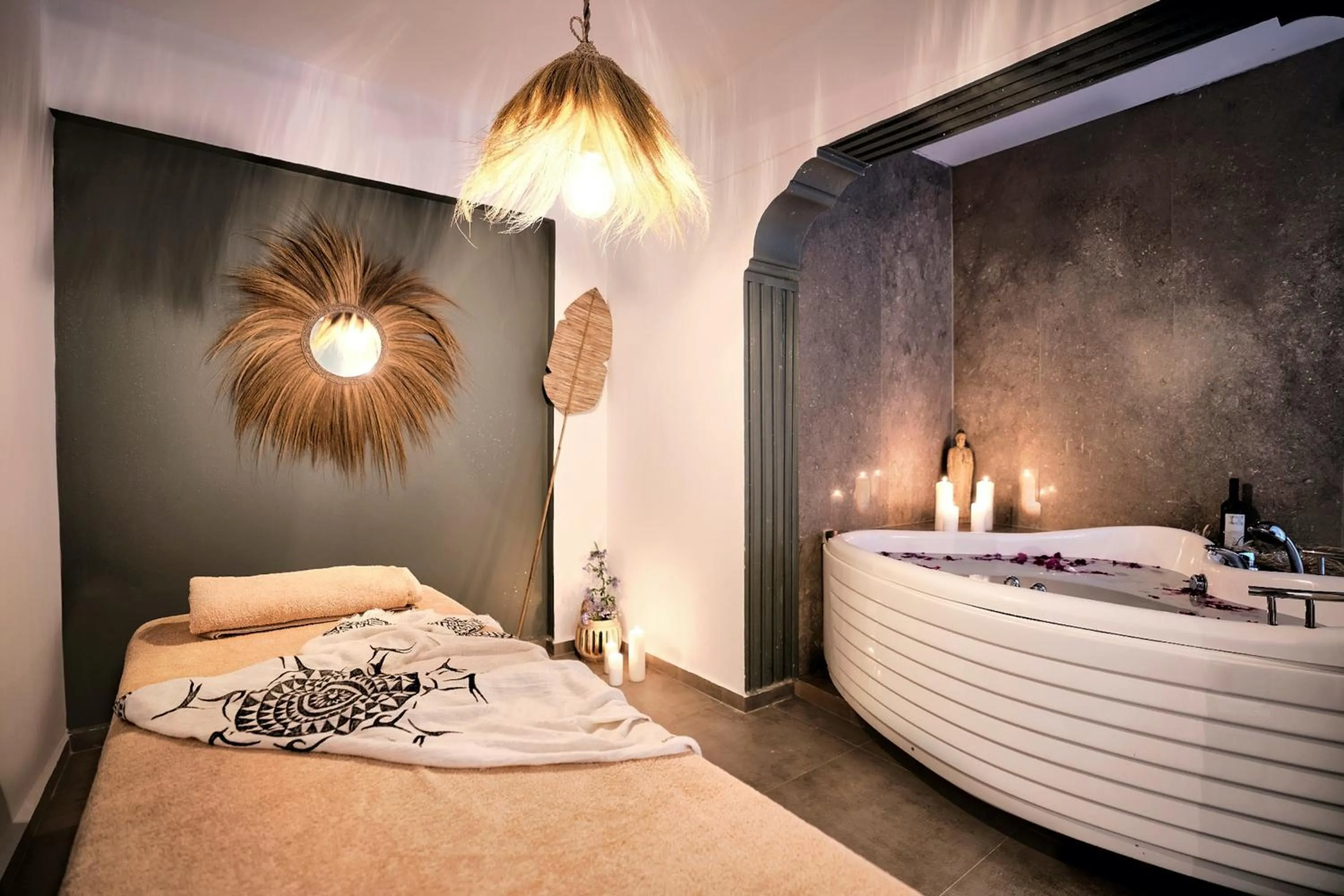 Massage, Bed in Liman Hotel Gümüslük - Adult Only