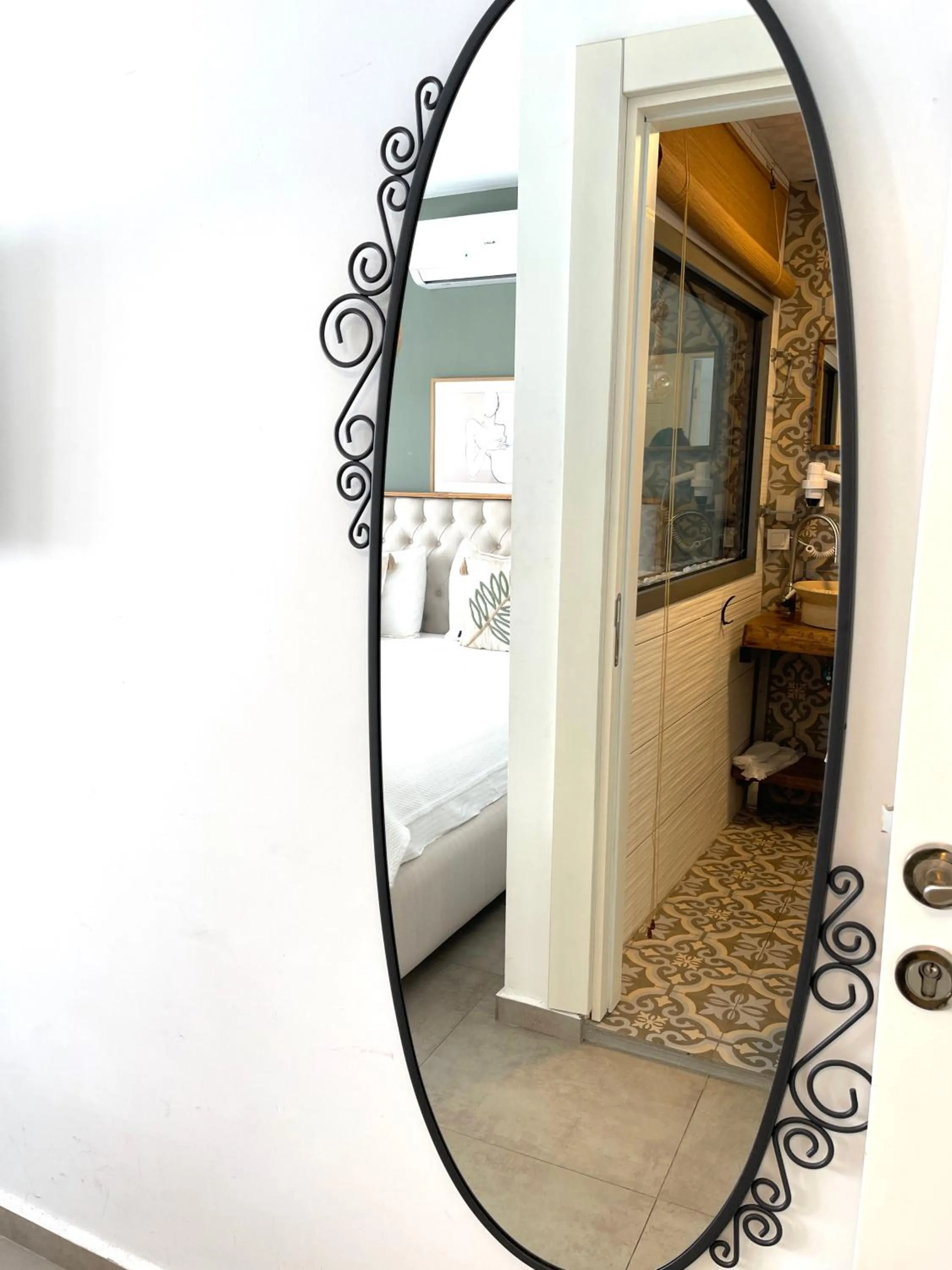 Photo of the whole room in Liman Hotel Gümüslük - Adult Only