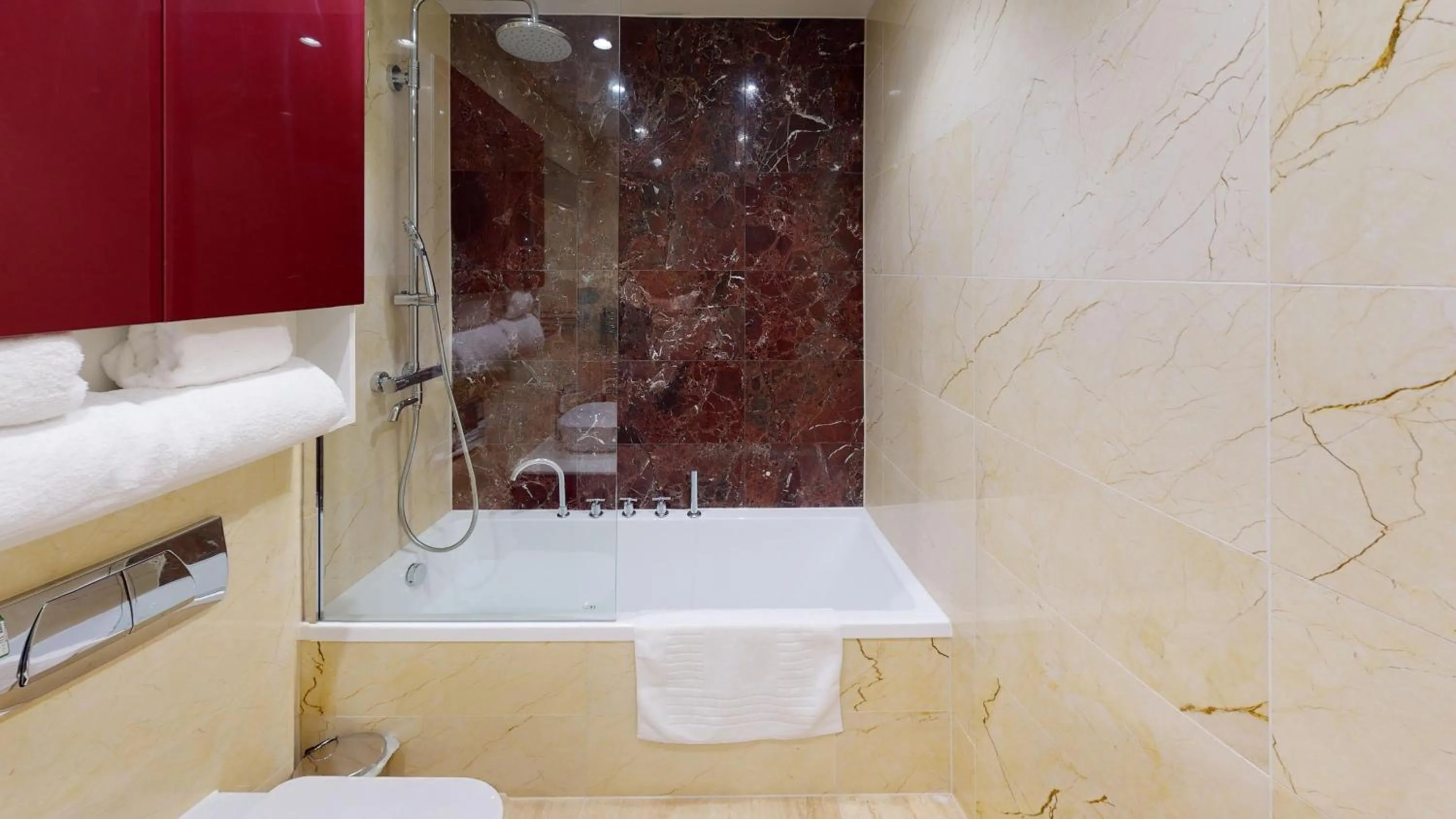 Bathroom in Charles Hope London Kew Bridge