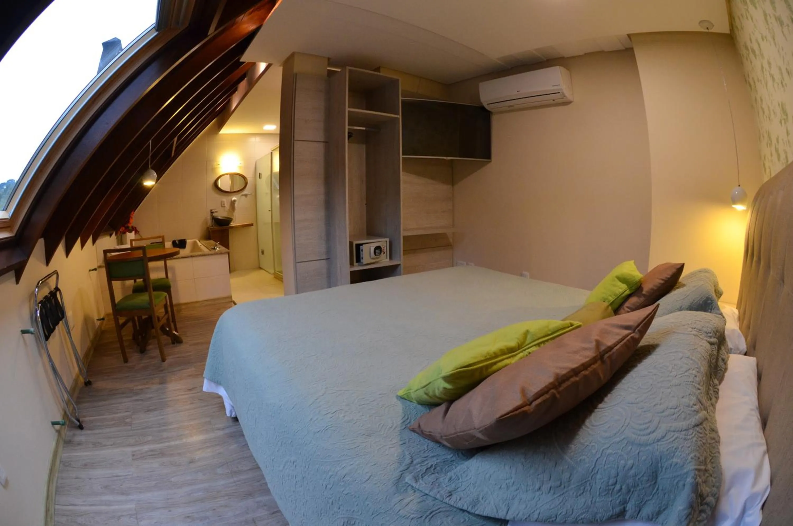 Decorative detail, Bed in Hotel Renascença