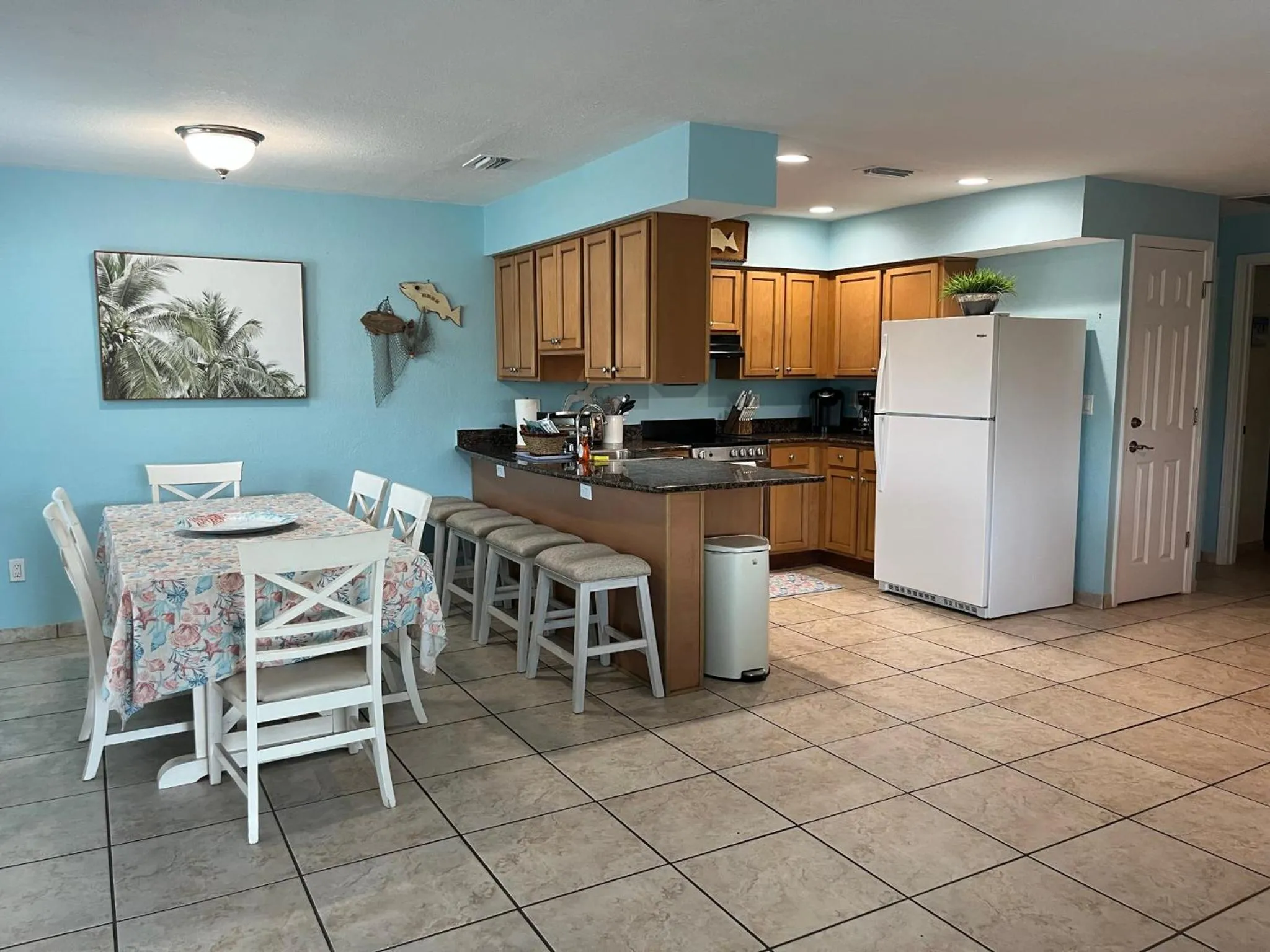 Kitchen or kitchenette in A Beach Retreat on Casey Key