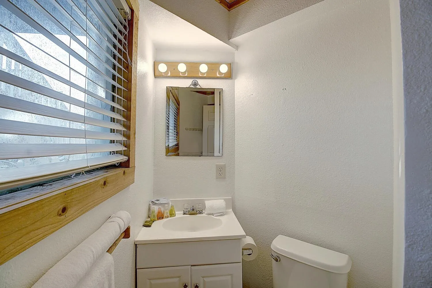 Other in Titas Sandcastle LC17 Pet Friendly