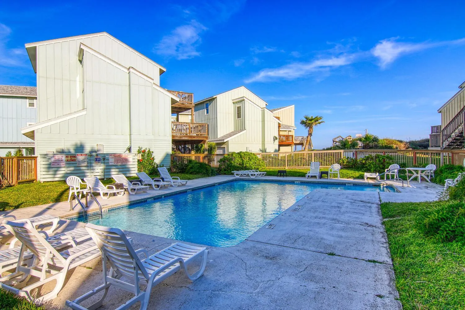 Other in Titas Sandcastle LC17 Pet Friendly